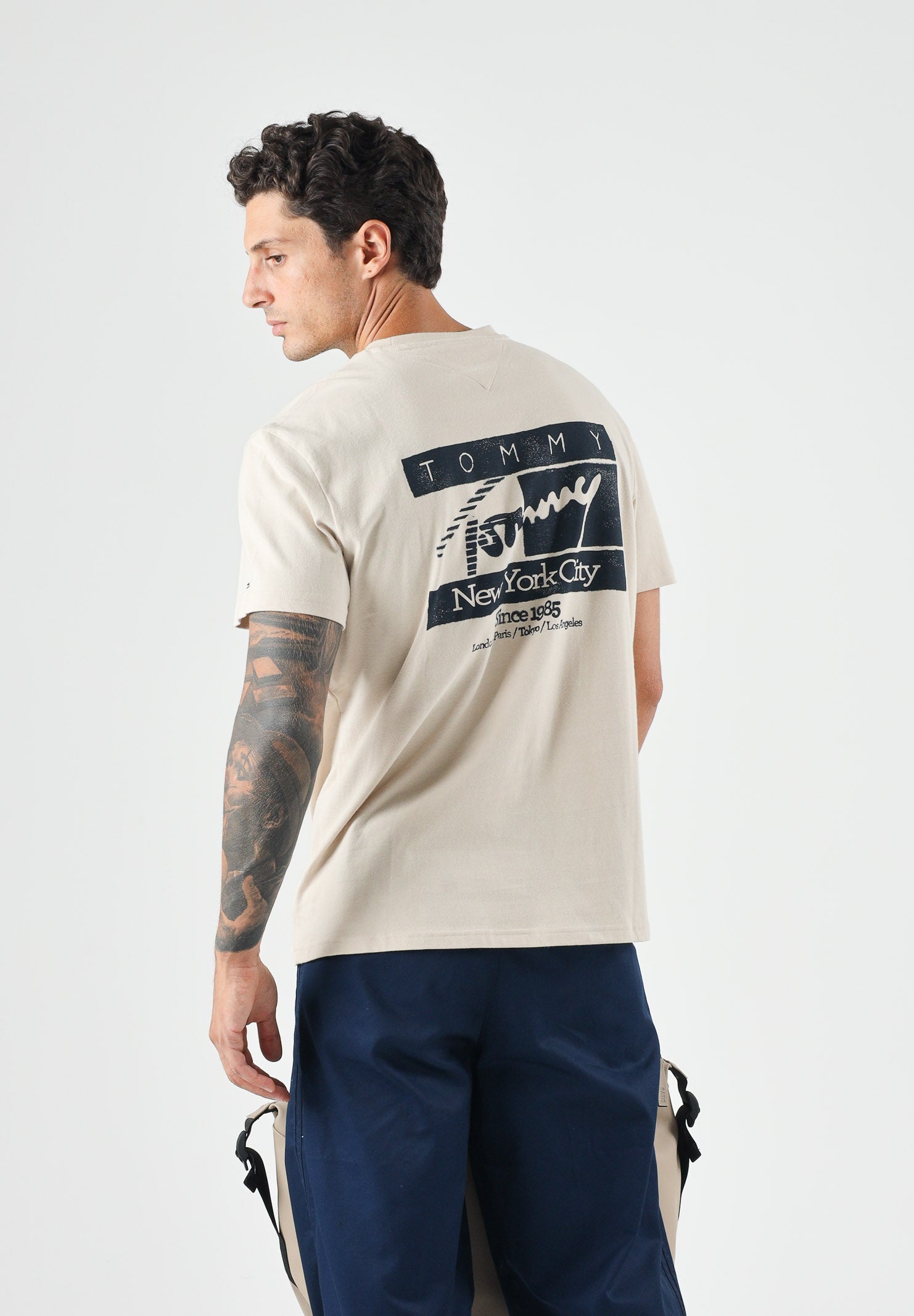 TOMMY JEANS T-shirt PEACHED JERSEY classic beige, da uomo<BR/> DM0DM23177 ACI TOMMY JEANS