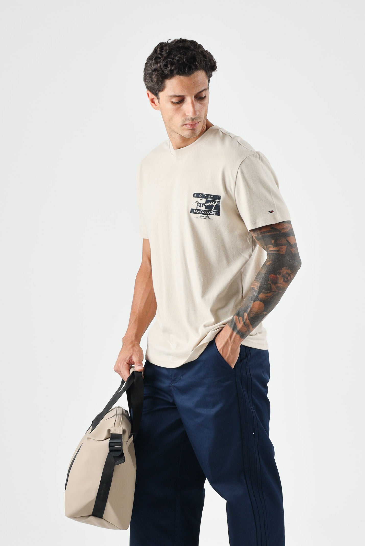 TOMMY JEANS T-shirt PEACHED JERSEY classic beige, da uomo<BR/> DM0DM23177 ACI TOMMY JEANS