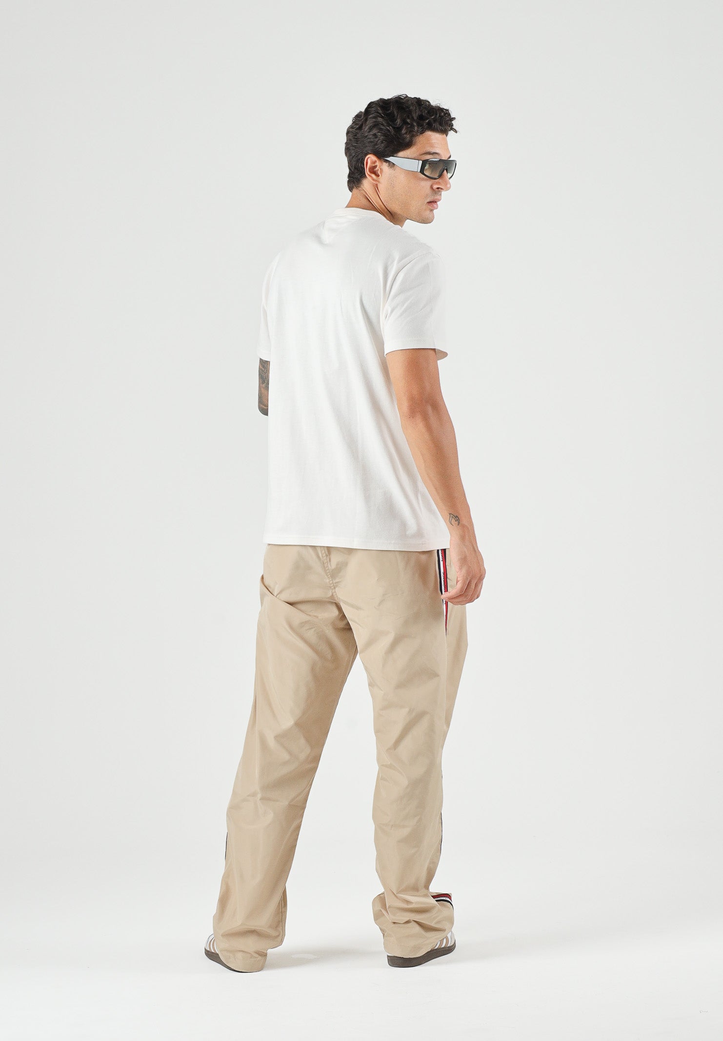 TOMMY JEANS T-shirt GLOBAL STRIPE ancient white bianco, da uomo<BR/> DM0DM23245 YBH TOMMY JEANS