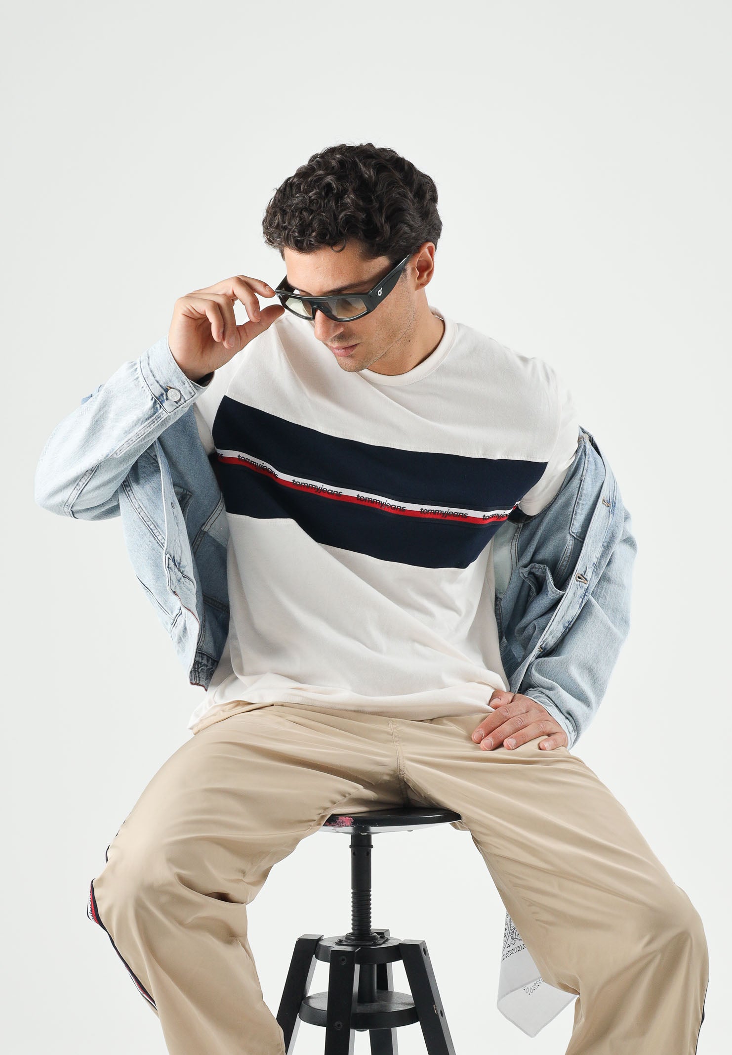 TOMMY JEANS T-shirt GLOBAL STRIPE ancient white bianco, da uomo<BR/> DM0DM23245 YBH TOMMY JEANS