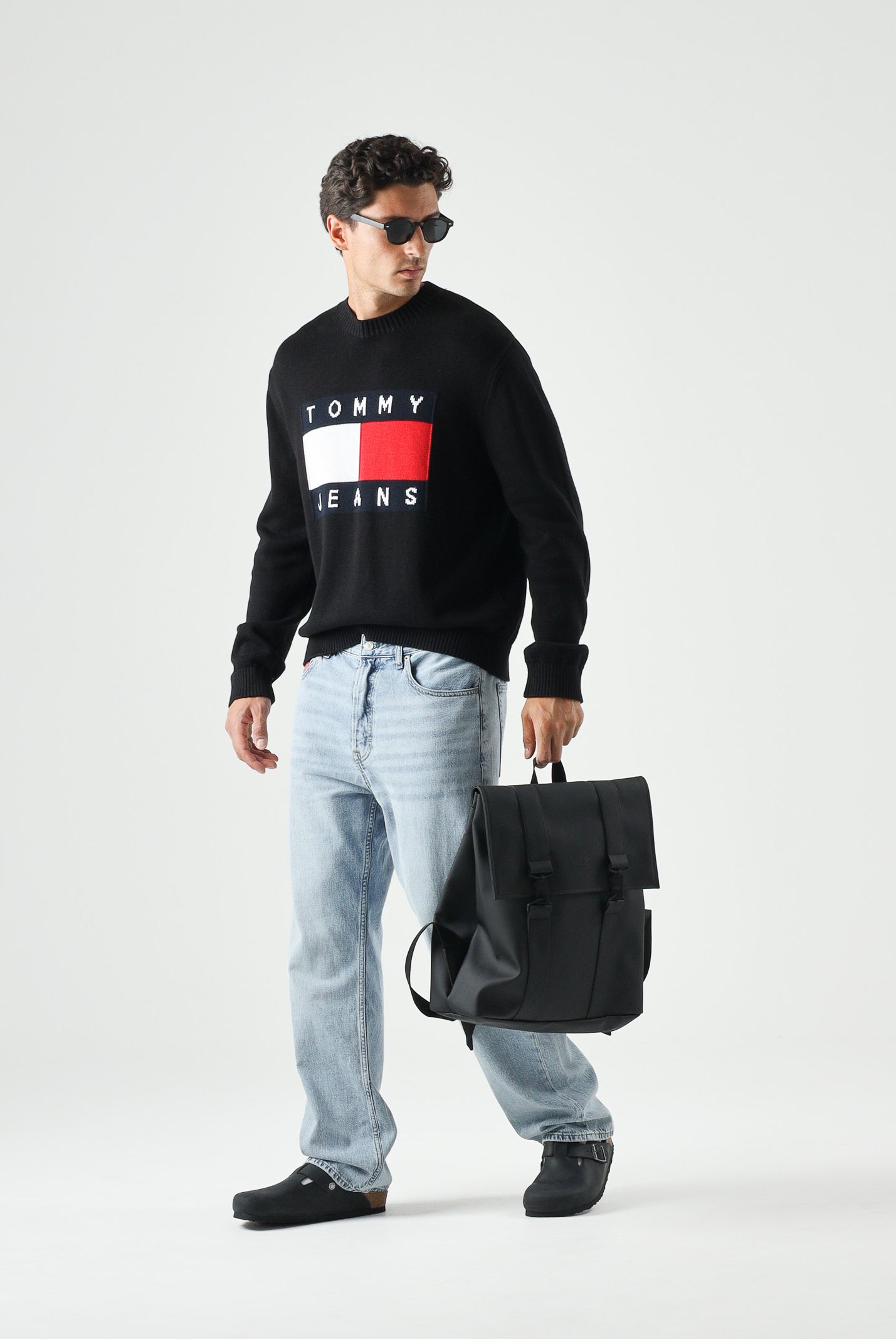 TOMMY JEANS Maglione FLAG LOGO CREWNECK nero da uomo<BR/> DM0DM23413 BDS TOMMY JEANS