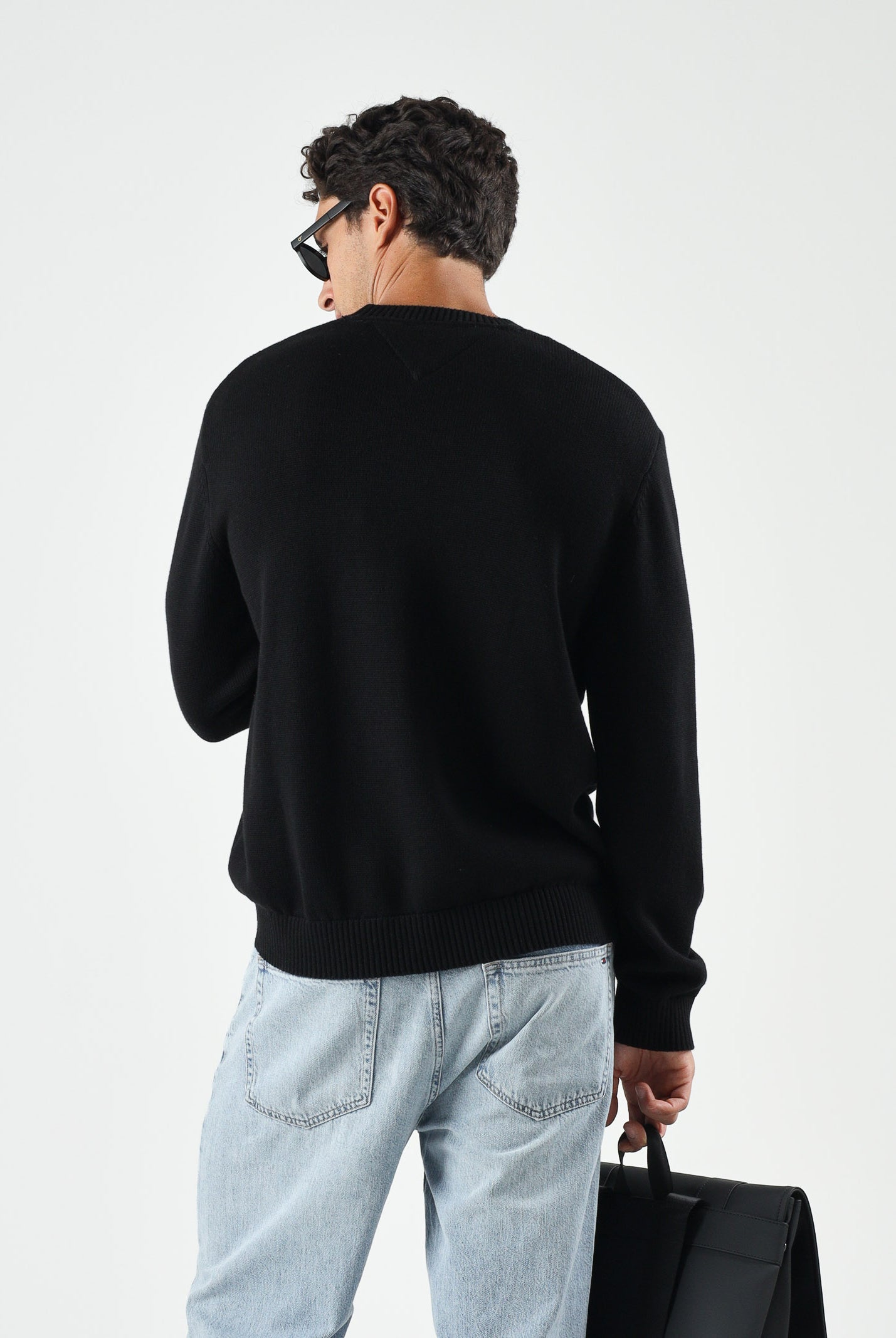 TOMMY JEANS Maglione FLAG LOGO CREWNECK nero da uomo<BR/> DM0DM23413 BDS TOMMY JEANS