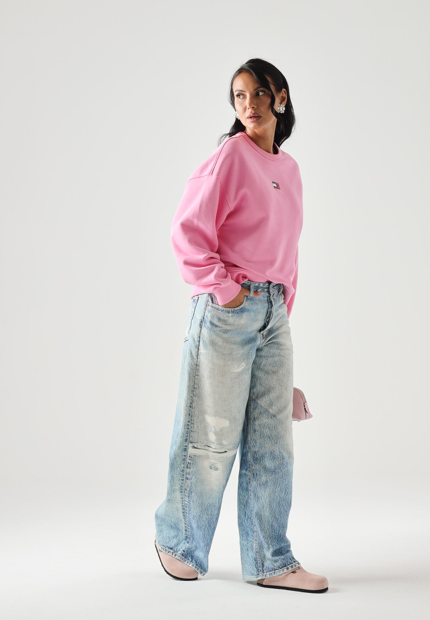 TOMMY JEANS Felpa squadrata con distintivo Tommy Pink Daisy rosa, donna. DW0DW17325 TOU TOMMY JEANS