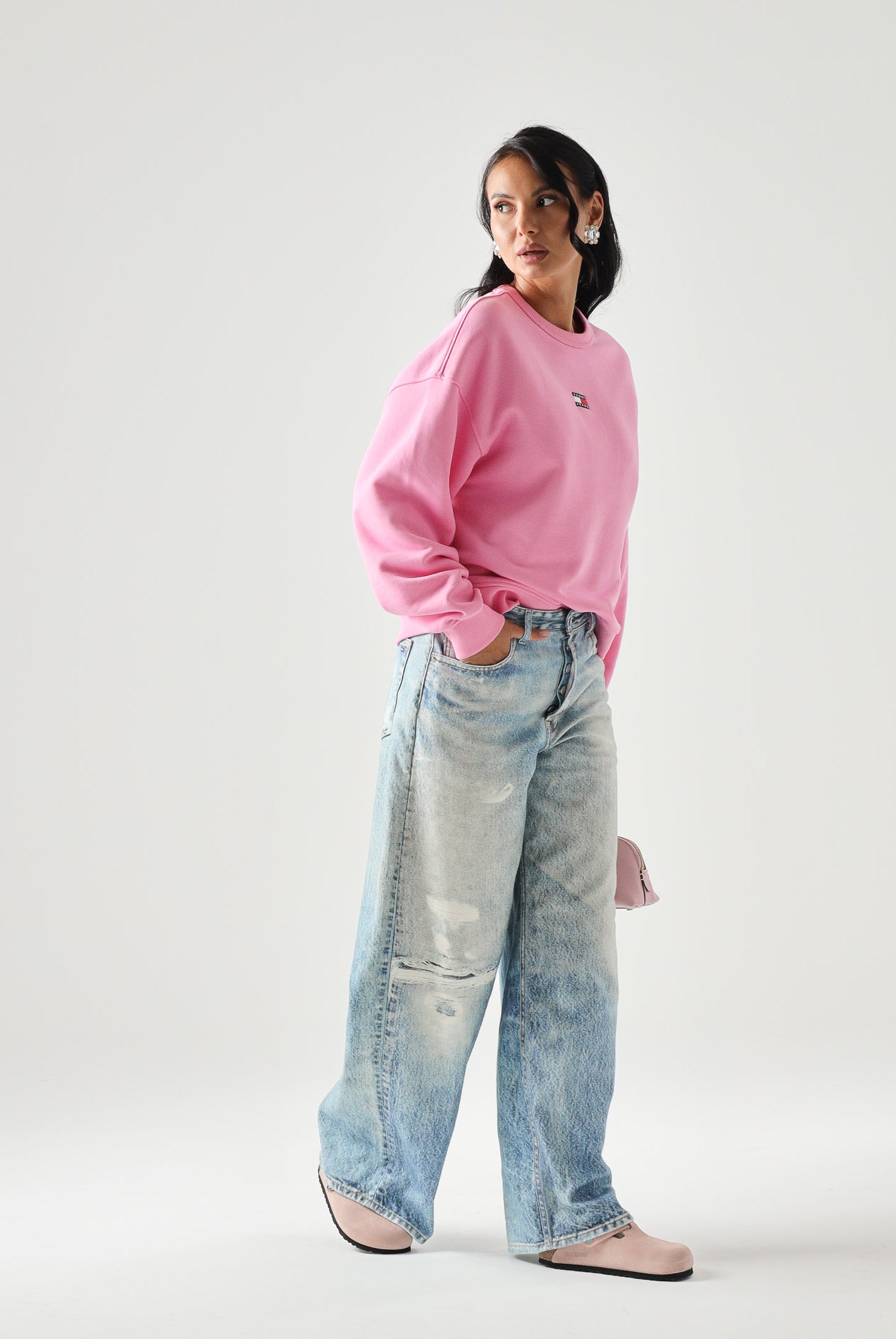 TOMMY JEANS Felpa squadrata con distintivo Tommy Pink Daisy rosa, donna. DW0DW17325 TOU TOMMY JEANS