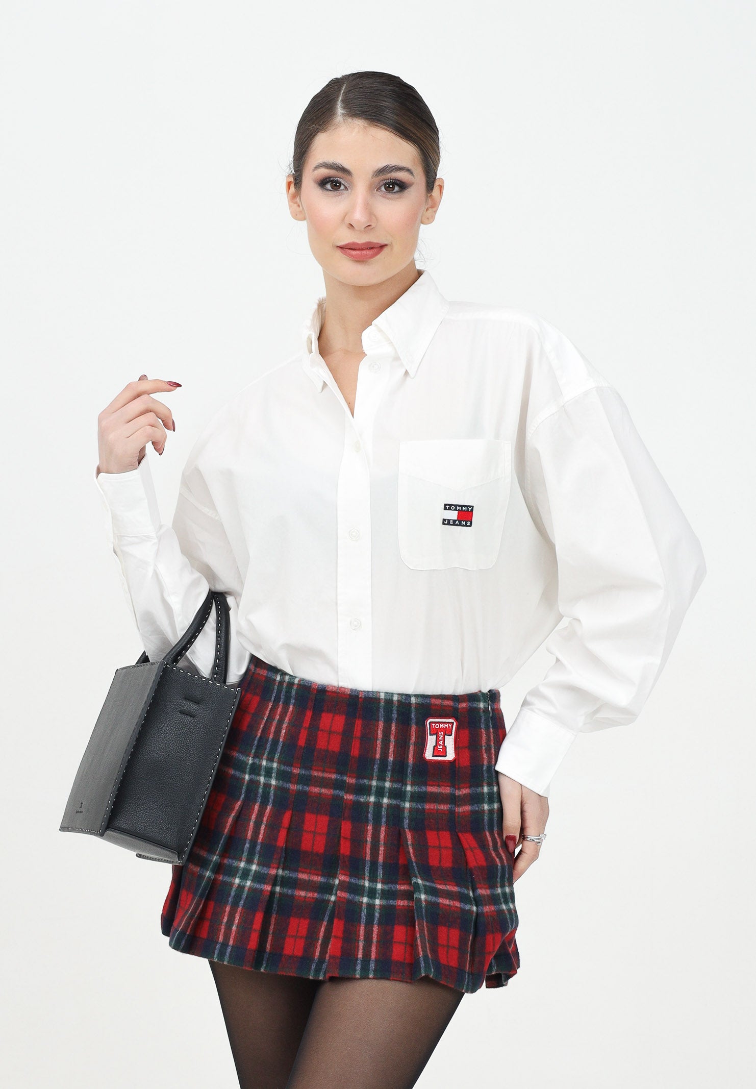 TOMMY JEANS Camicia a manica lunga bianca da donna dal taglio over DW0DW19357 YBL TOMMY JEANS