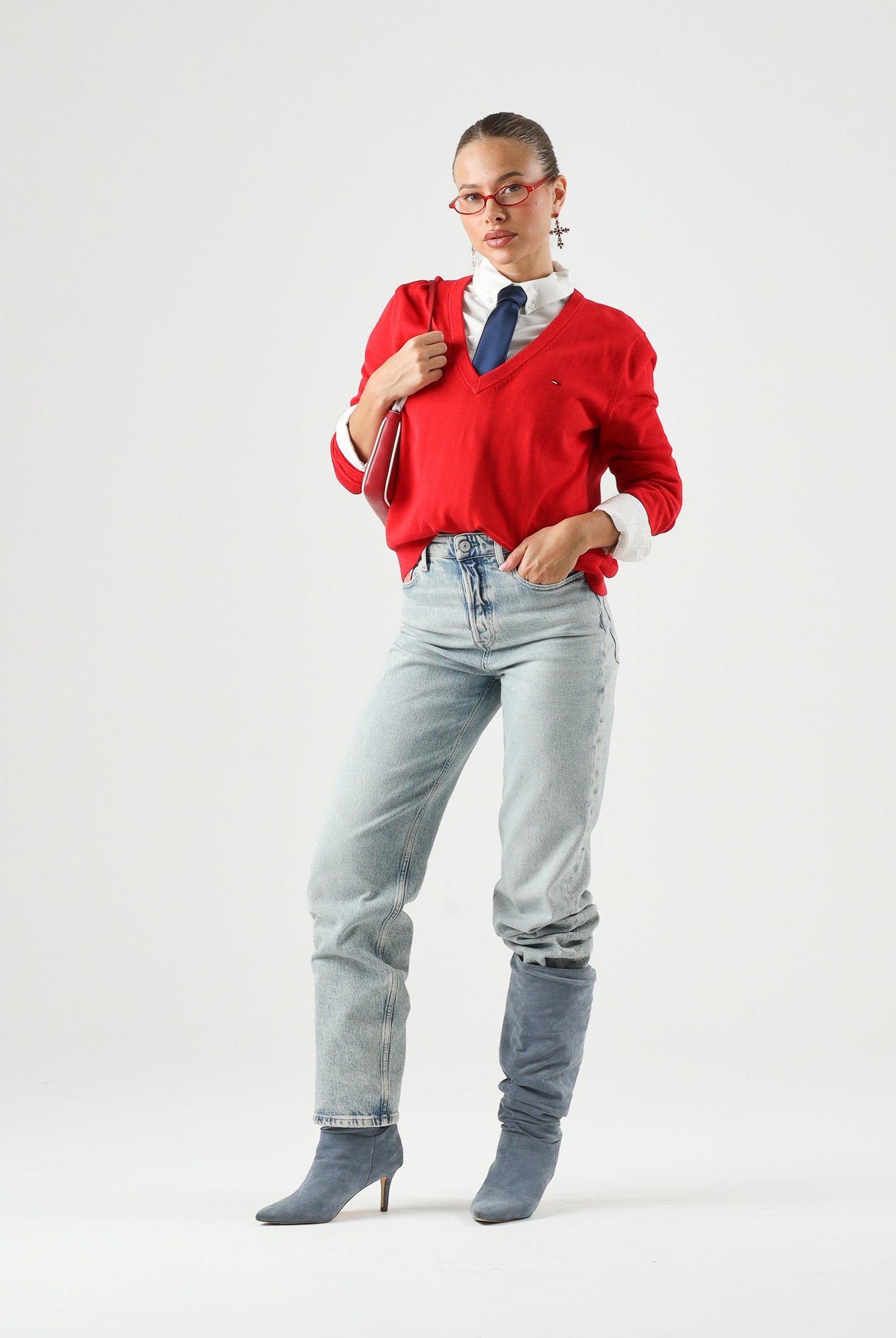 TOMMY JEANS maglia Essential con scollo a V Amaryllis Red rosso donna. DW0DW19888 XK9 TOMMY JEANS