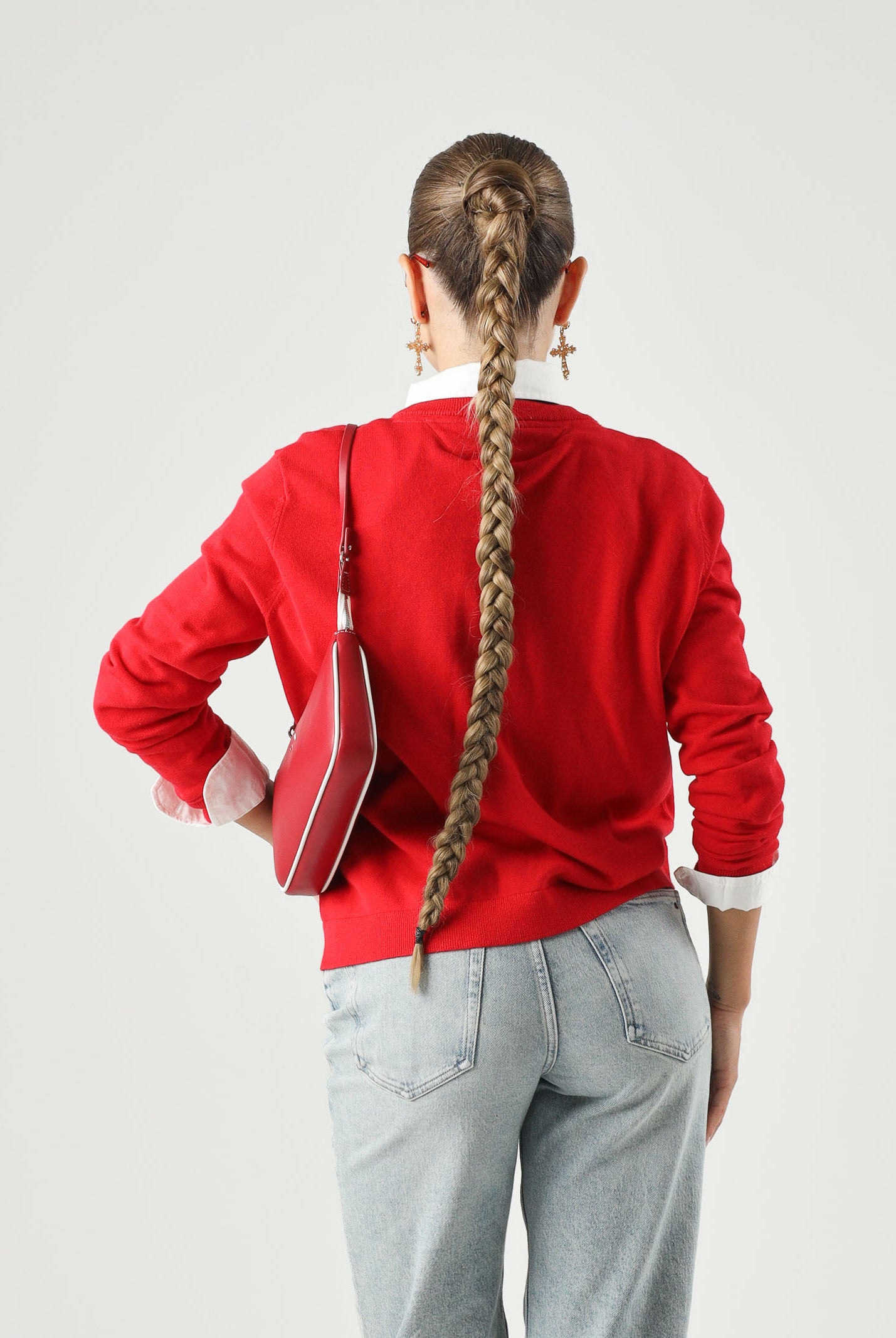 TOMMY JEANS maglia Essential con scollo a V Amaryllis Red rosso donna. DW0DW19888 XK9 TOMMY JEANS