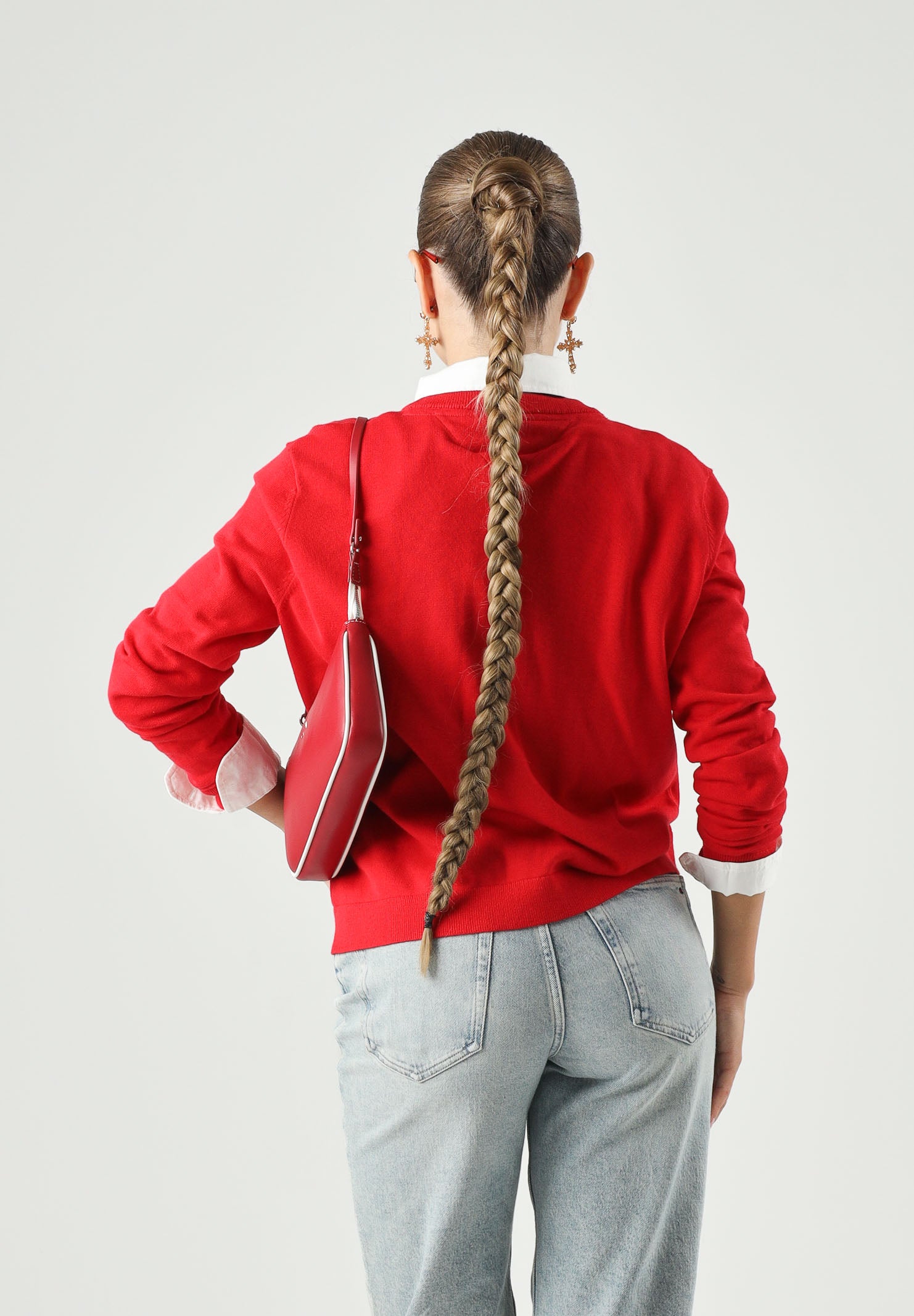 TOMMY JEANS maglia Essential con scollo a V Amaryllis Red rosso donna. DW0DW19888 XK9 TOMMY JEANS