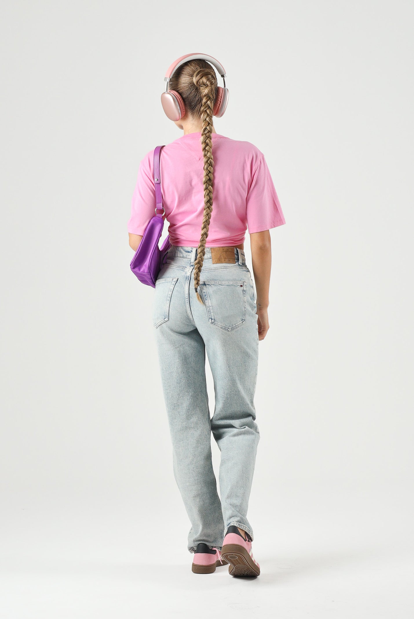 TOMMY JEANS T-shirt BADGE BOXY pink daisy rosa, da donna con bandierina ricamata sul petto<BR/> DW0DW22202 TOU TOMMY JEANS