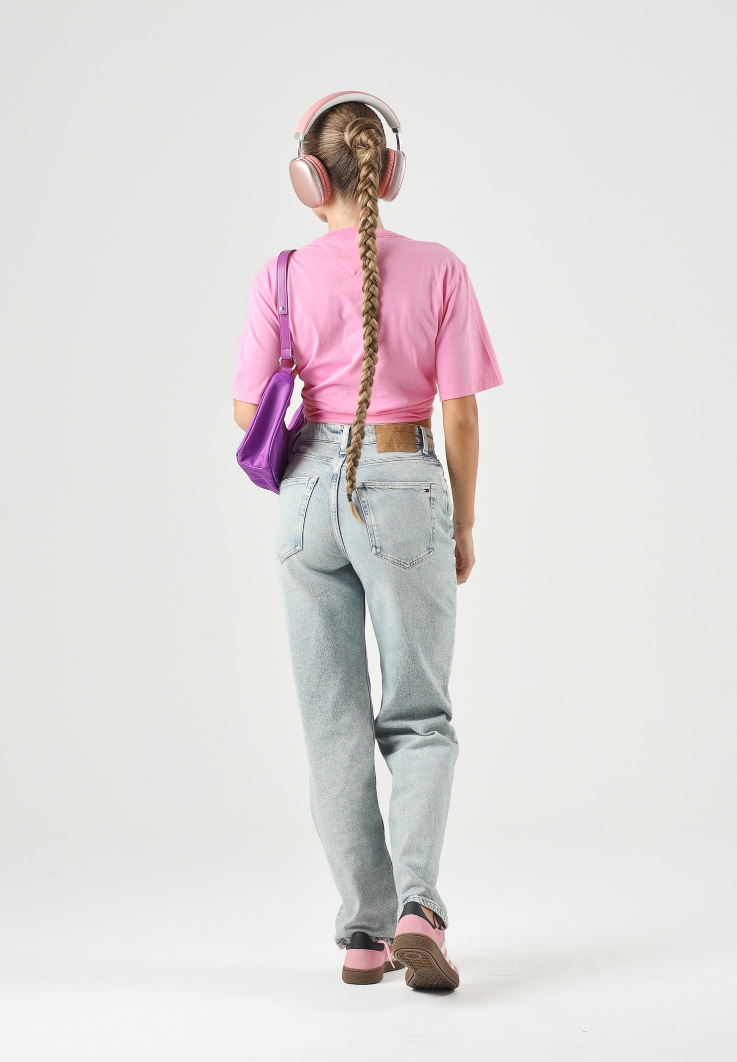 TOMMY JEANS T-shirt BADGE BOXY pink daisy rosa, da donna con bandierina ricamata sul petto<BR/> DW0DW22202 TOU TOMMY JEANS