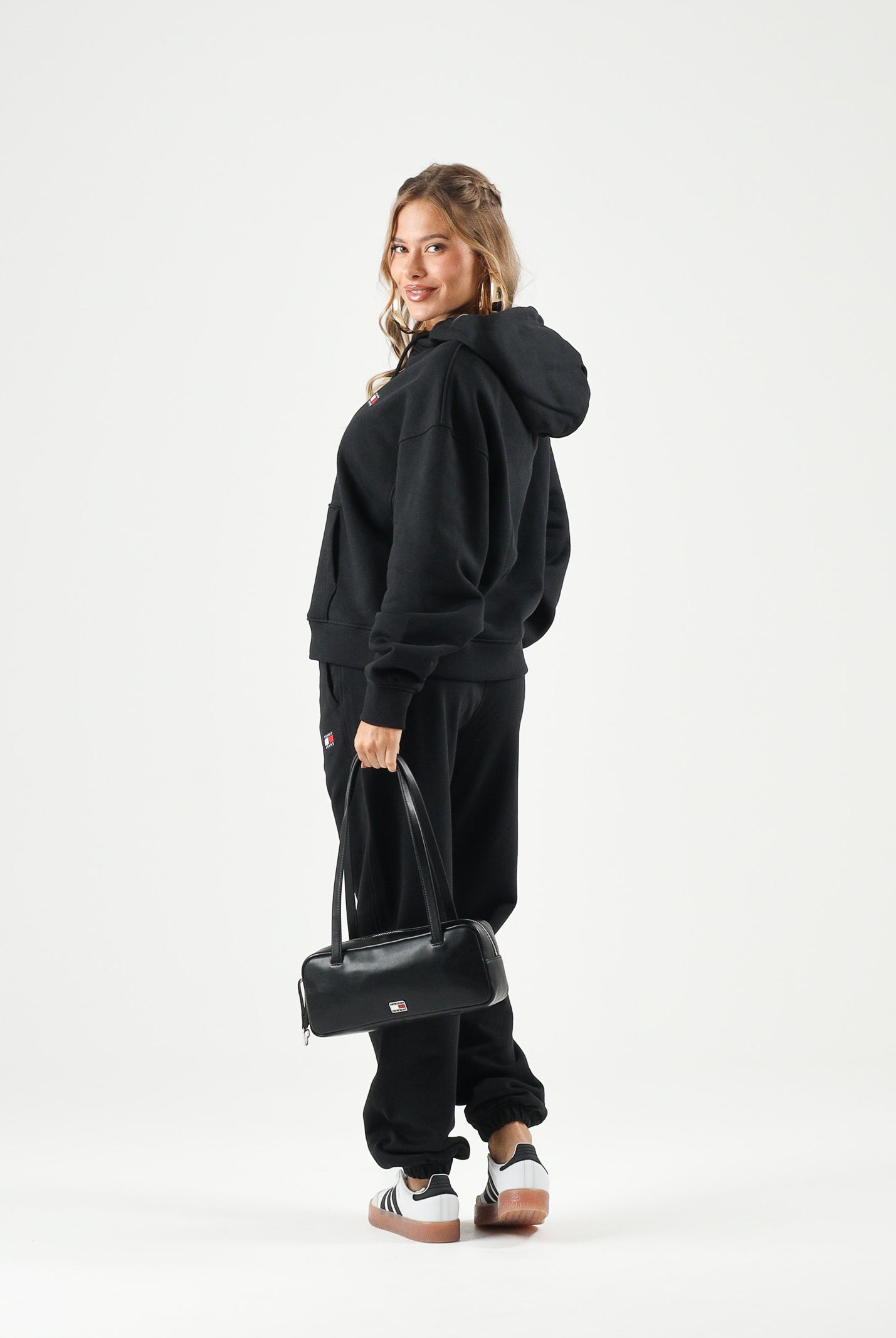 TOMMY JEANS pantaloni jogger Black Badge Joggers black nero, donna. DW0DW22780 BDS TOMMY JEANS