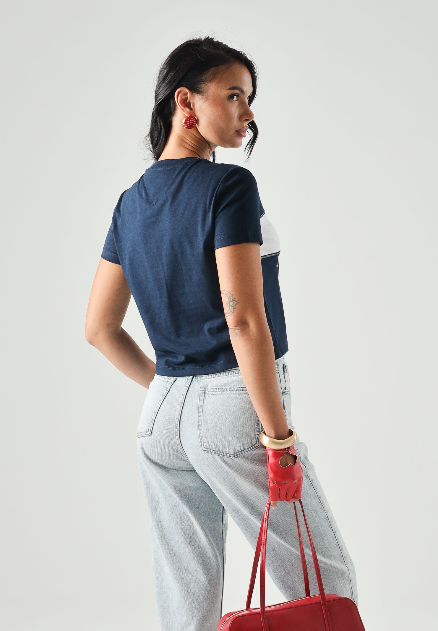 TOMMY JEANS Tt-shirt Tommy Flag T-Shirt colore brand Dark Night Navy blu donna. DW0DW22818 C1G TOMMY JEANS