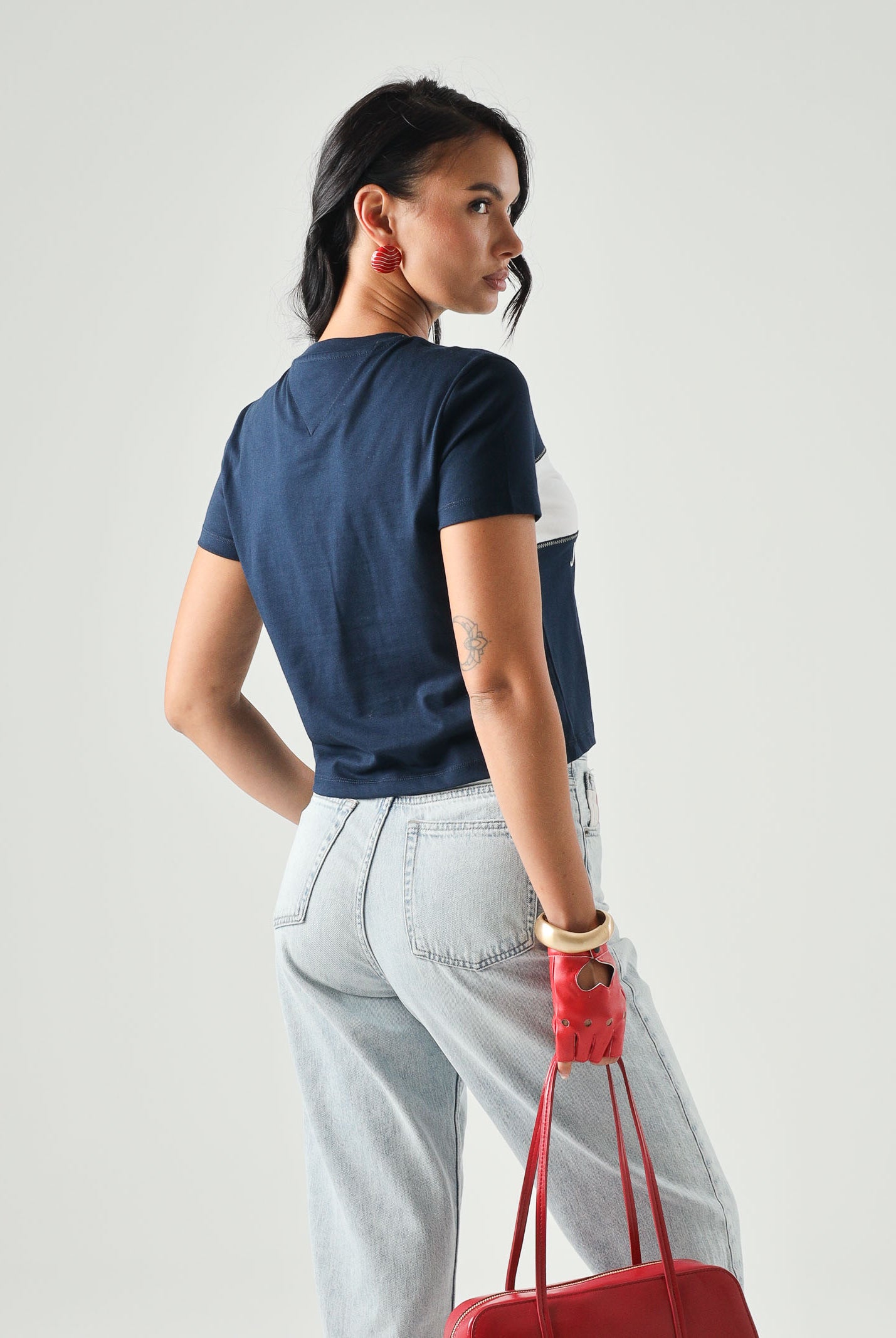 TOMMY JEANS Tt-shirt Tommy Flag T-Shirt colore brand Dark Night Navy blu donna. DW0DW22818 C1G TOMMY JEANS