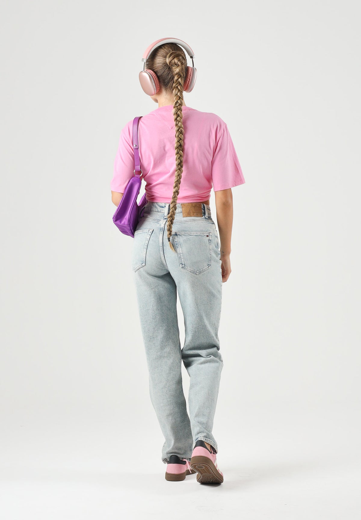 TOMMY JEANS Jeans vintage denim chiaro da donna con lavaggio chiaro effetto used.<BR/> DW0DW23035 1AB TOMMY JEANS