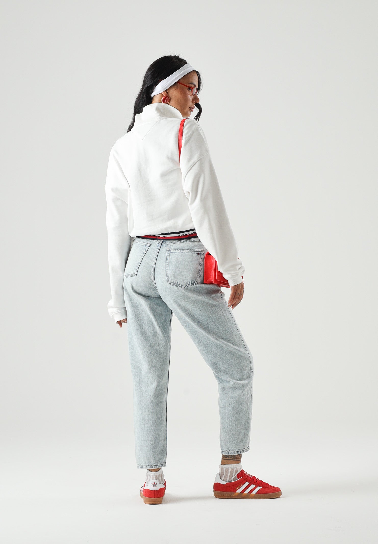TOMMY JEANS Felpa con zip BOXY QUARTER, ecru-bianco da donna, con fondo righe tricolore<BR/> DW0DW23144 YBL TOMMY JEANS