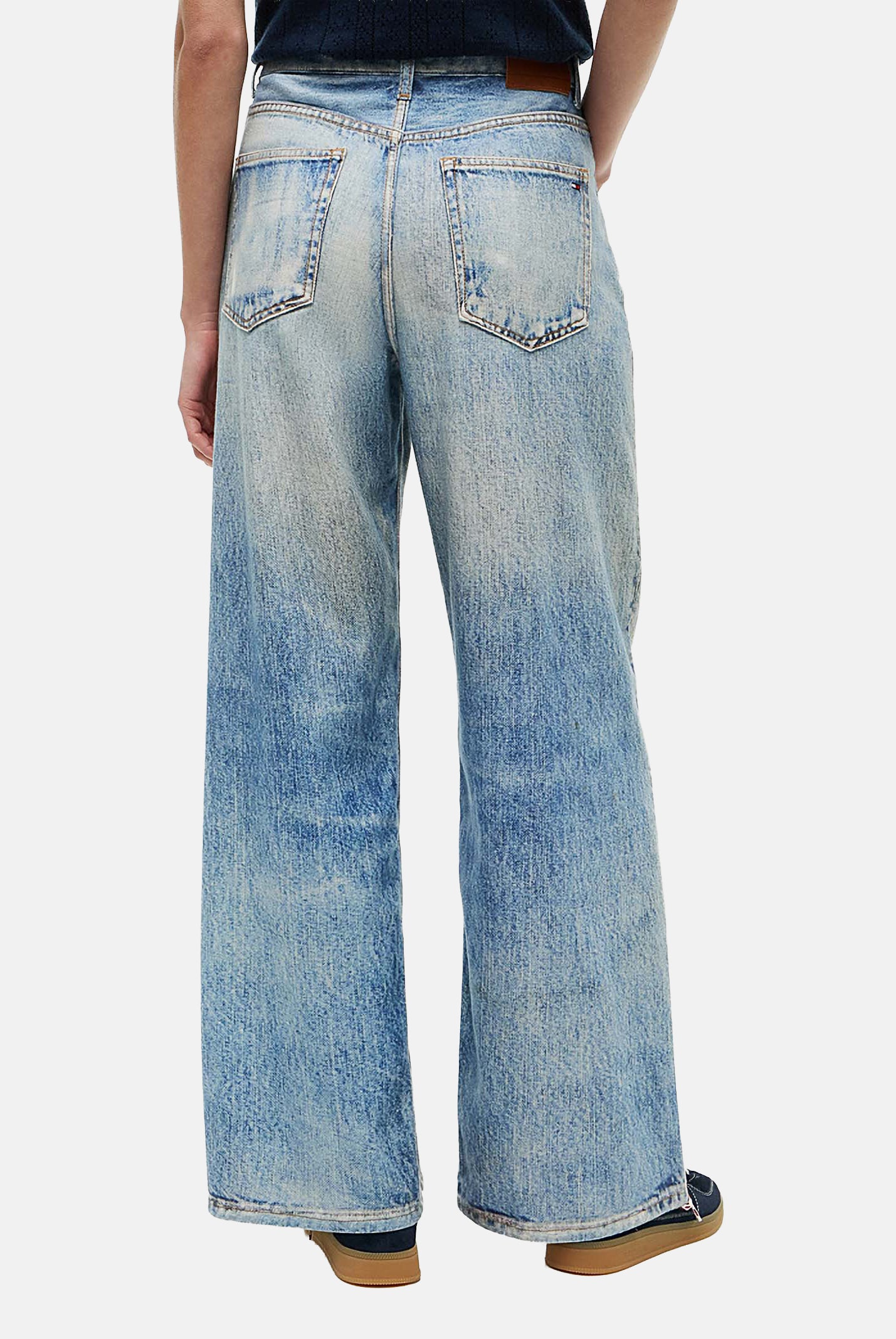 TOMMY JEANS jeans larghi a vita media con dettagli distressed Denim Medium blu denim donna. DW0DW23466 1A5 TOMMY JEANS