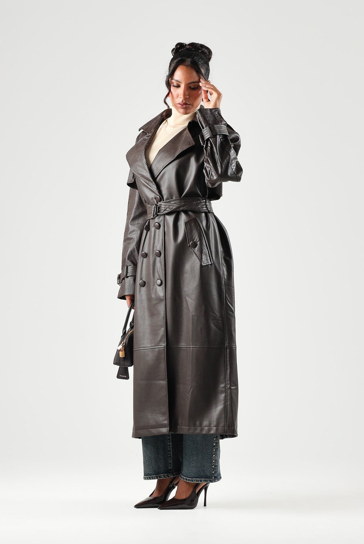 TWENTY FOURHAITCH Cappotto lungo marrone per donna con cintura in vita e ampi revers sul collo. A0001MAR62A . TWENTY FOURHAITCH
