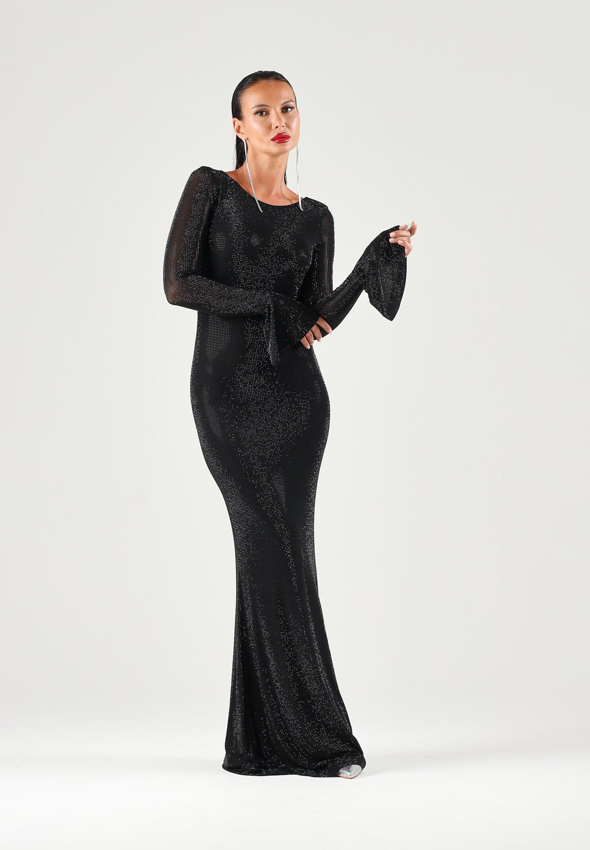 TWENTY FOURHAITCH Abito lungo nero da donna con maniche lunghe svasate e linea elegante A0016NER62A . TWENTY FOURHAITCH