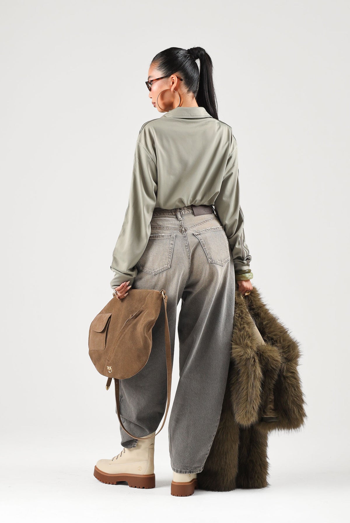VICOLO Jeans LAILA grigio per donna con risvolto al fondo e dettagli used. DAC5013 ADEGR VICOLO