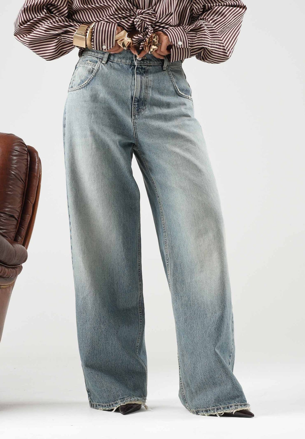 VICOLO Jeans MIA azzurro per donna con gamba ampia e lavaggio vintage. DAC5126 ADEVI VICOLO