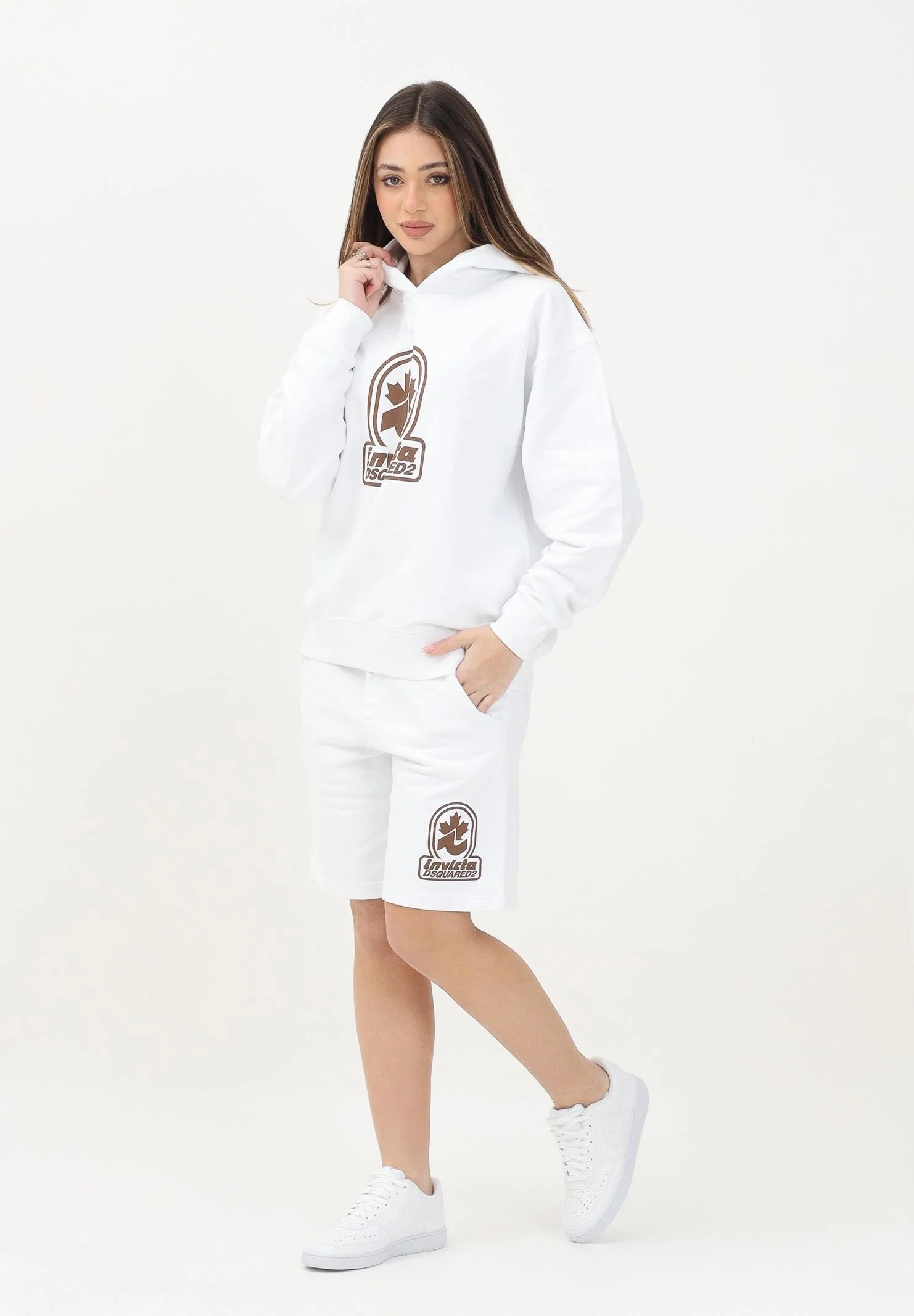 DSQUARED2 Shorts sportivo bianco per donna, ragazzi e bambini con stampa del logo "Invicta Dsquared2" DQ2908D0AD2 DQ100 DSQUARED2