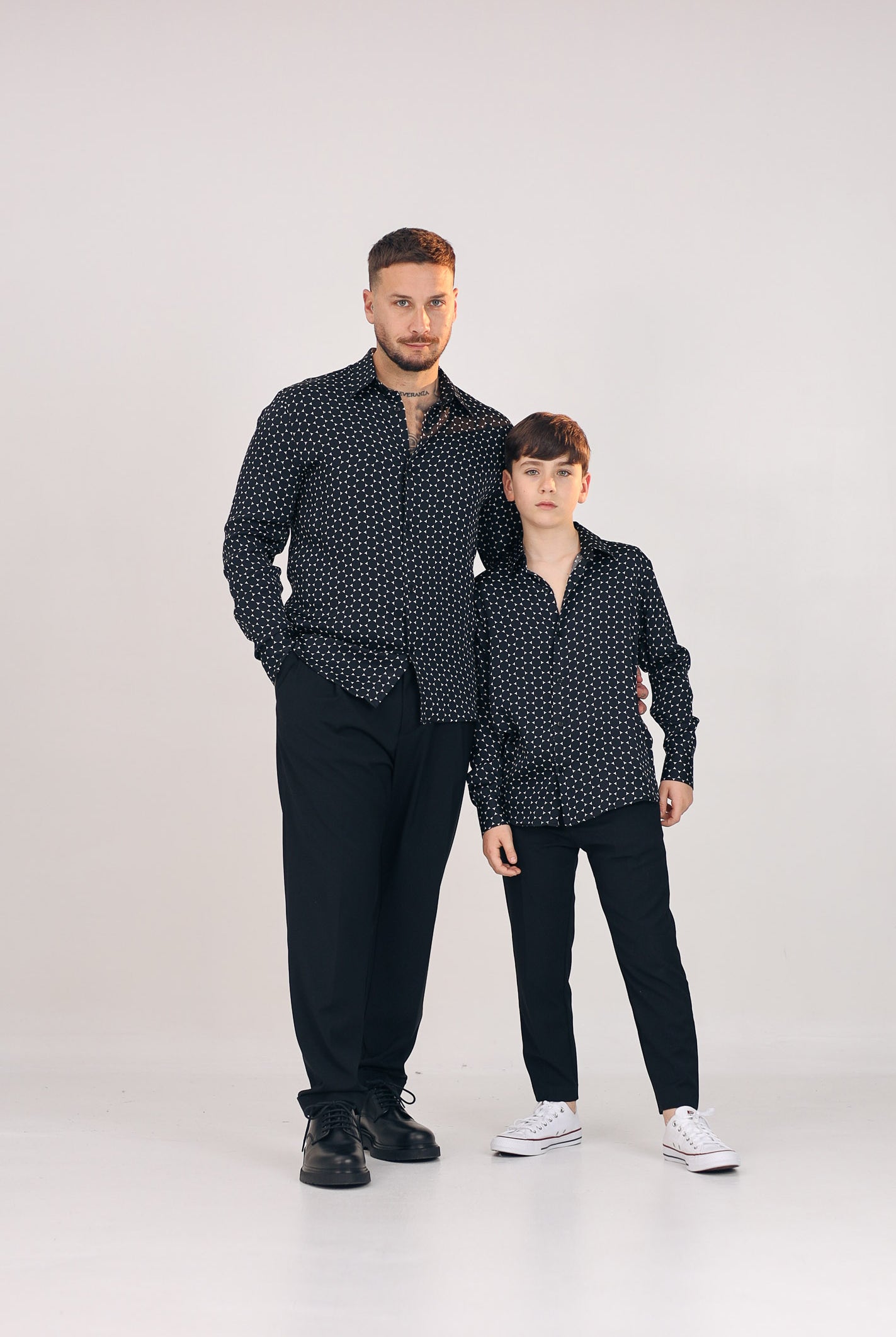 I'M BRIAN Camicia a manica lunga nera da bambino con stampa geometrica CA3305J 0028 I'M BRIAN