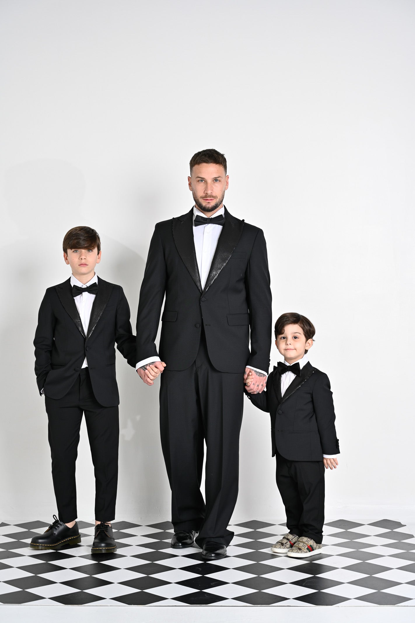 I'M BRIAN Giacca monopetto nera da bambino con rever a lancia rivestito da paillettes GIA3225J 009 I'M BRIAN