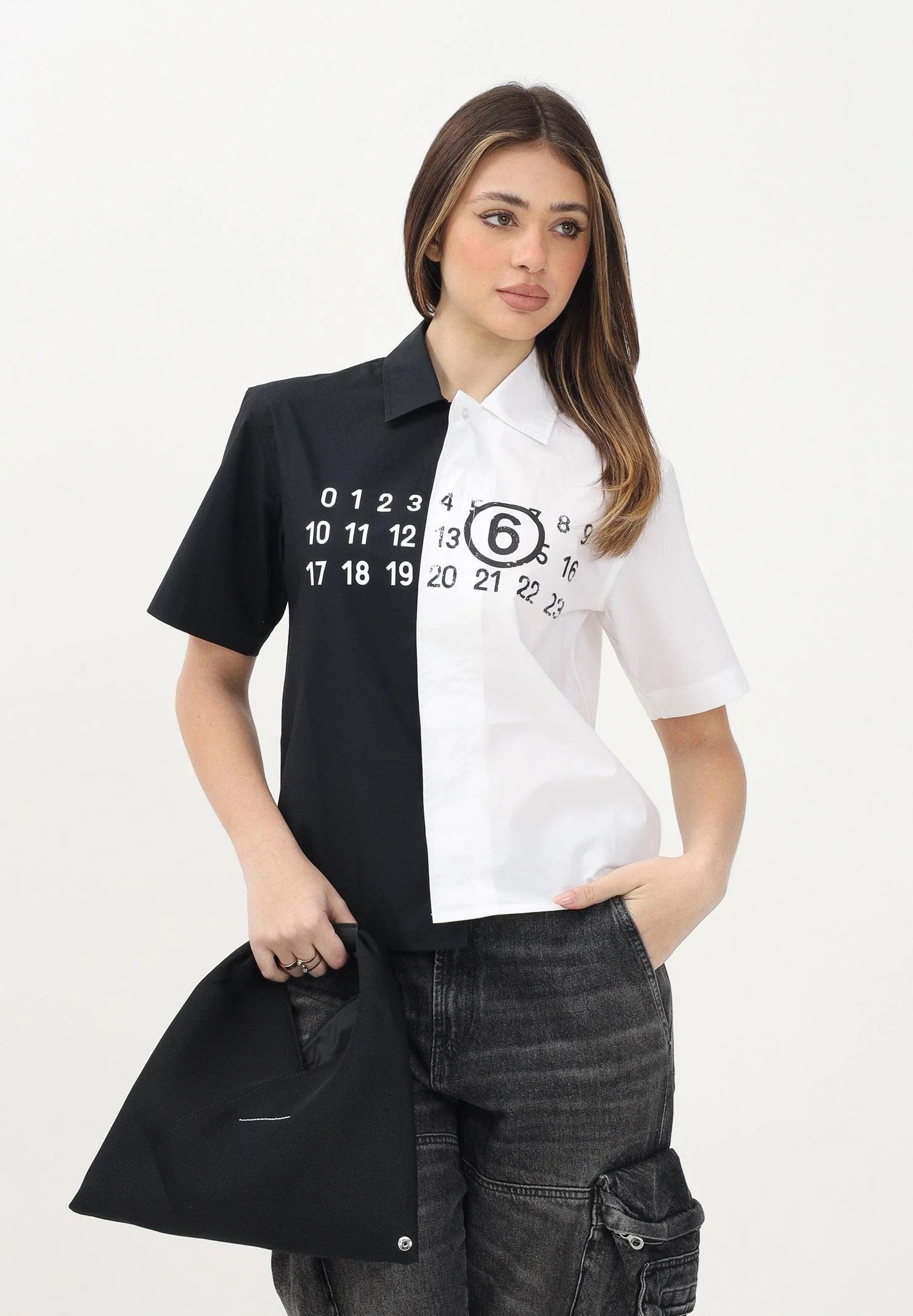 MAISON MARGIELA Camicia a maniche corte bianca e nera per donna, ragazzi e bambini con stampa Numbers M60761MM014 M6C10 MAISON MARGIELA