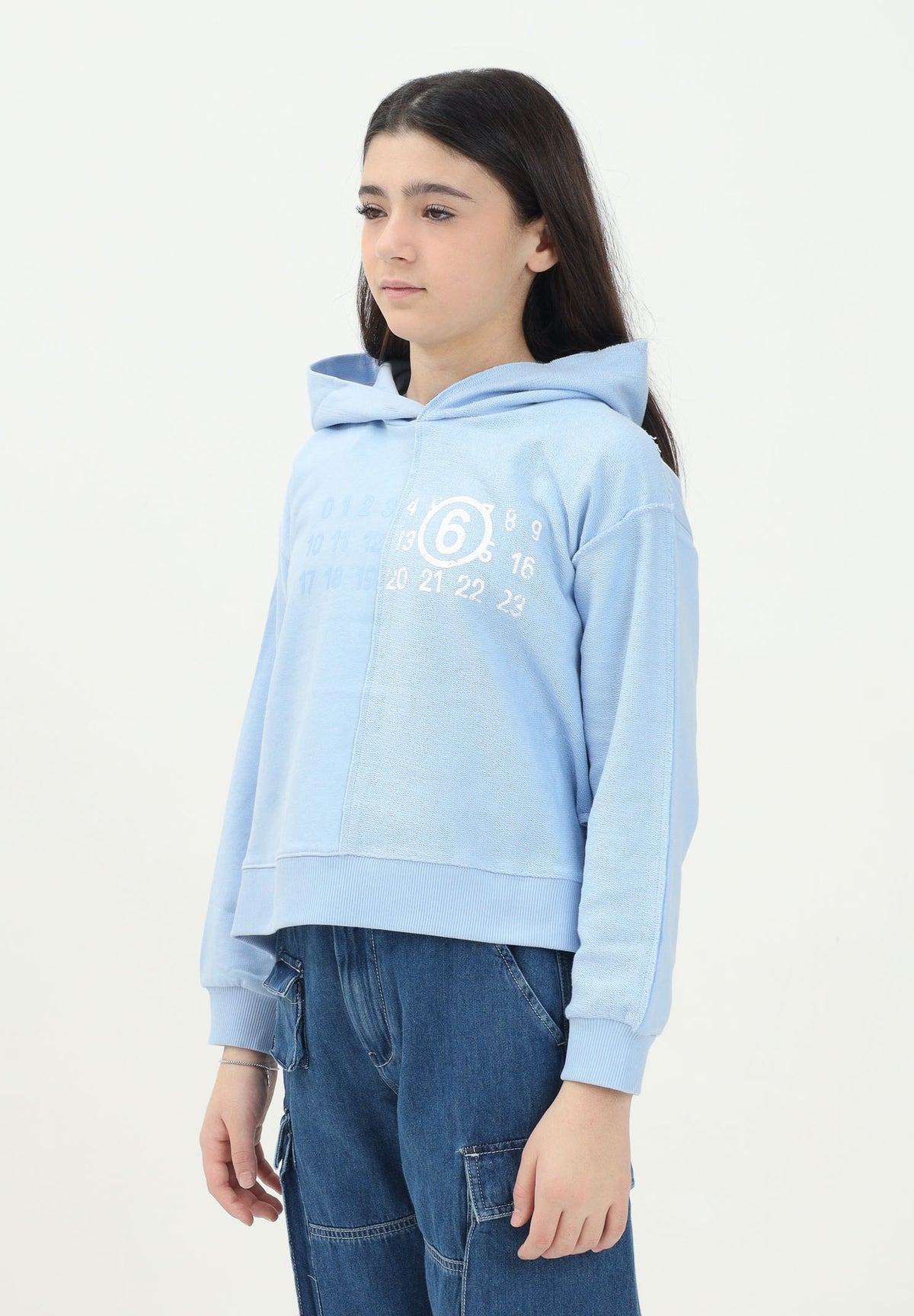 MAISON MARGIELA Felpa con cappuccio azzurra per donna, ragazze e bambine rifinita da grafica "Stamp Numbers" M60768MM04H M6807 MAISON MARGIELA