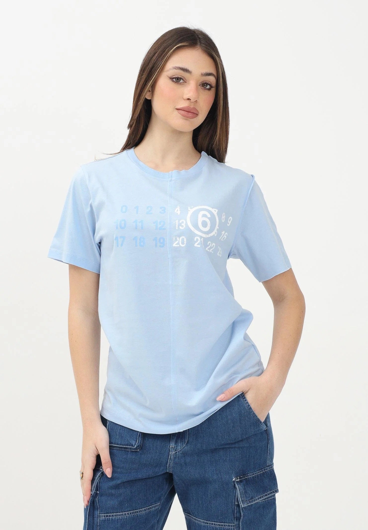 MAISON MARGIELA T-shirt a manica corta azzurra per donna, ragazzi e bambini con grafica "Stamp Numbers" M60775MM04I M6807 MAISON MARGIELA