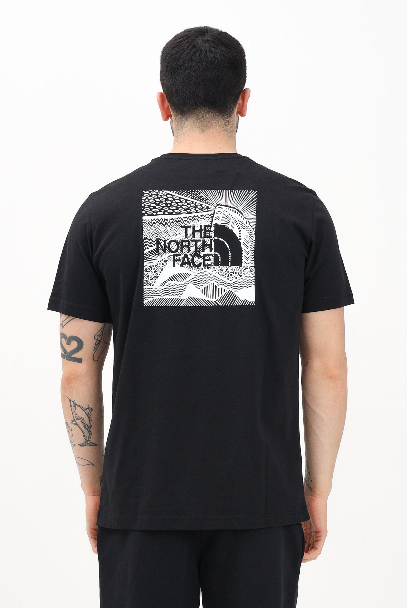THE NORTH FACE T-shirt a manica corta Redbox Celebration nera da uomo NF0A87NVJK31 . THE NORTH FACE