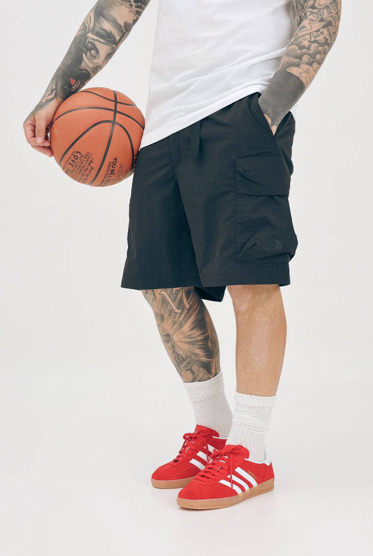 THE NORTH FACE Shorts Cargo Pocket nero da uomo NF0A8BJGJK31 . THE NORTH FACE