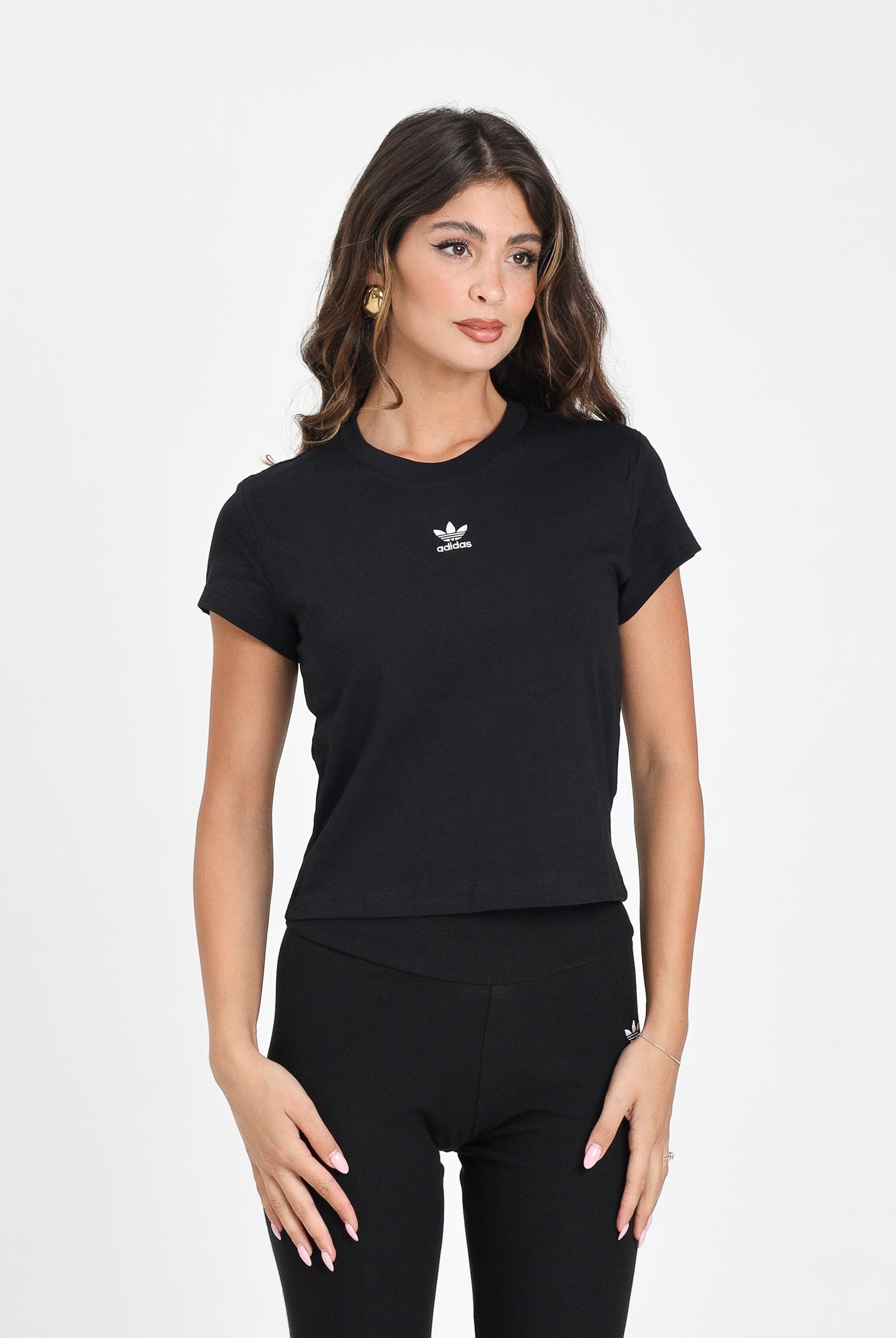 ADIDAS ORIGINALS T-shirt a manica corta Essentials Slim nera da donna IW5707 . ADIDAS ORIGINALS