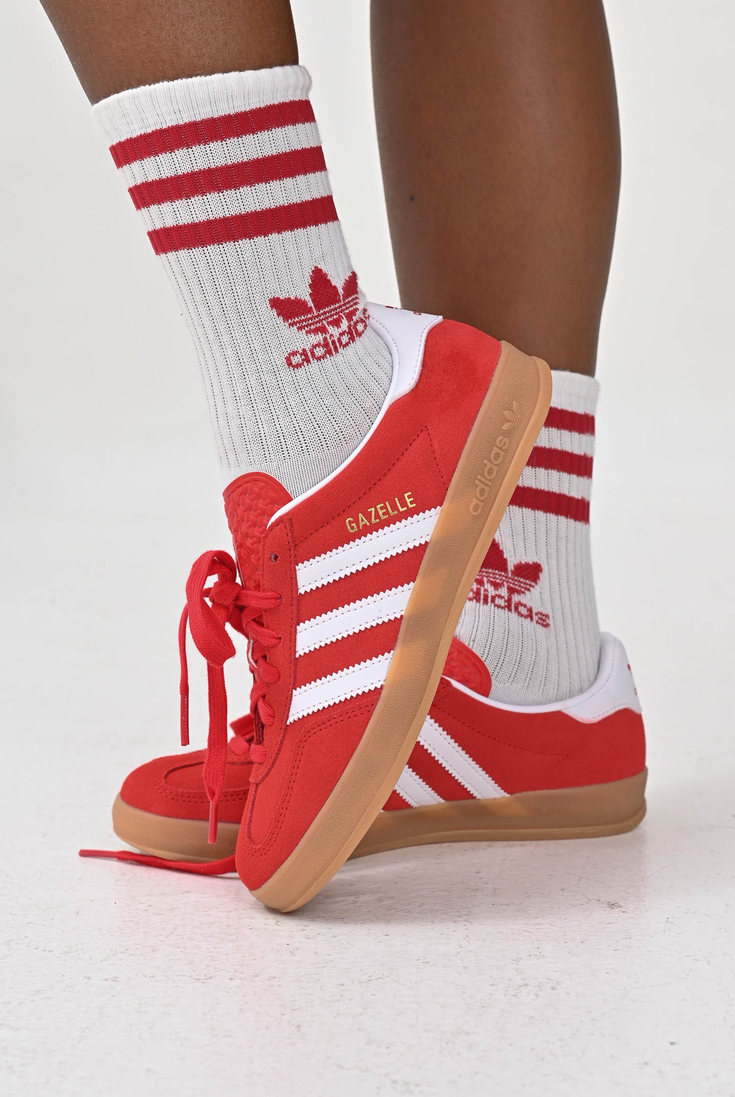 ADIDAS ORIGINALS Sneakers Gazelle rosse per uomo e donna JS3801 . ADIDAS ORIGINALS