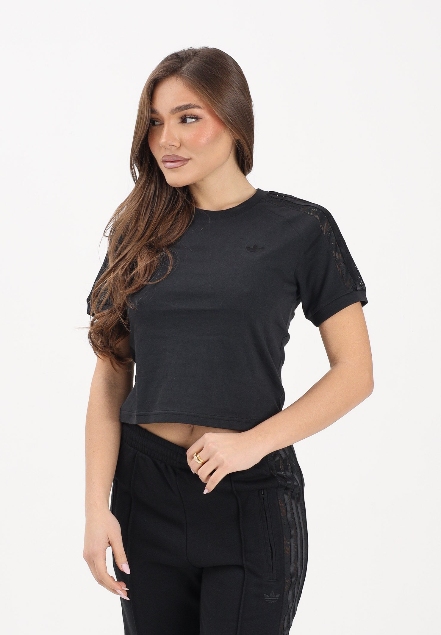 ADIDAS ORIGINALS T-shirt a manica corta LACE CALI nera da donna KC8150 . ADIDAS ORIGINALS