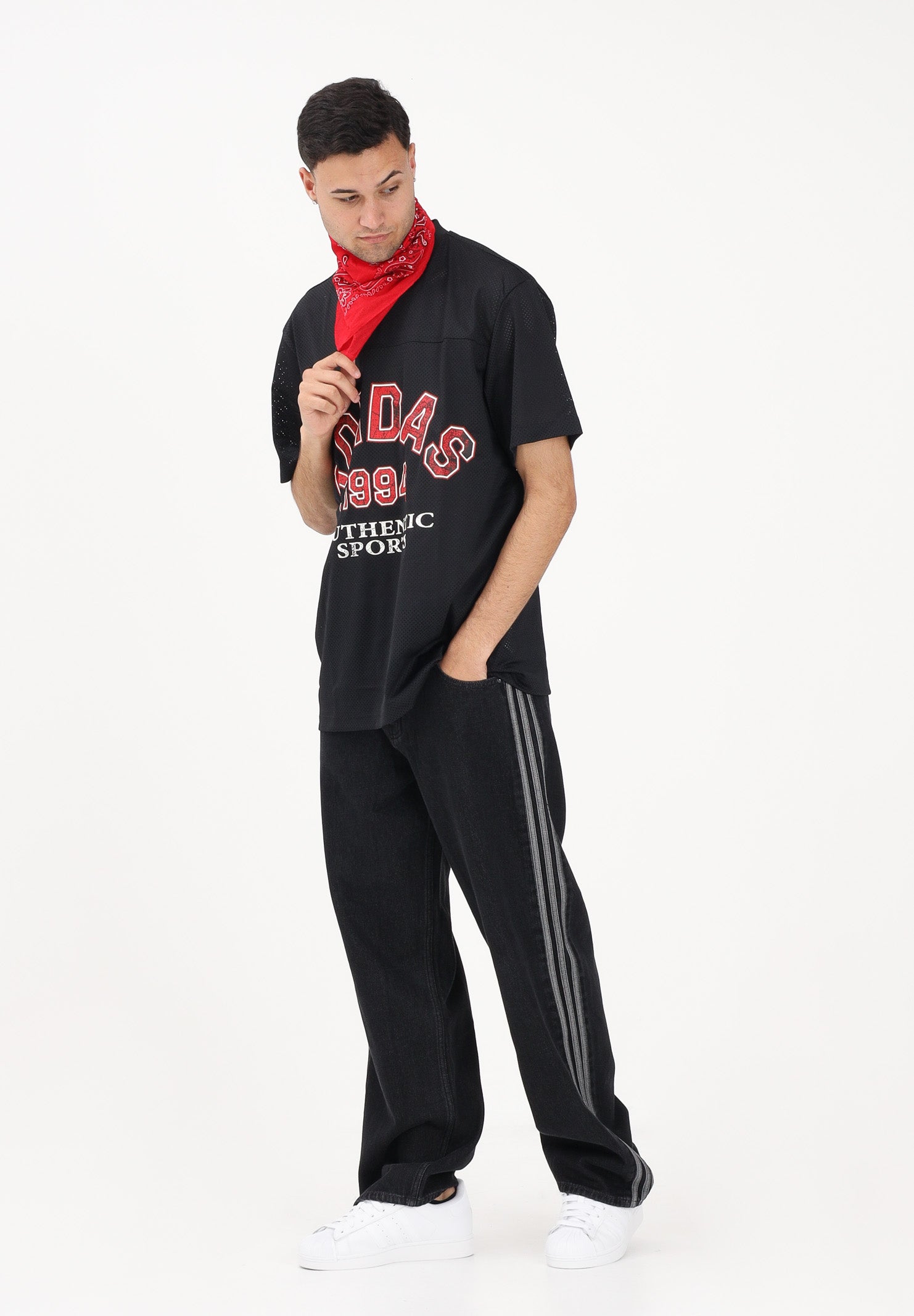 ADIDAS ORIGINALS T-shirt a manica corta JERSEY VARSITY FOOTBALL nera da uomo KD0523 . ADIDAS ORIGINALS