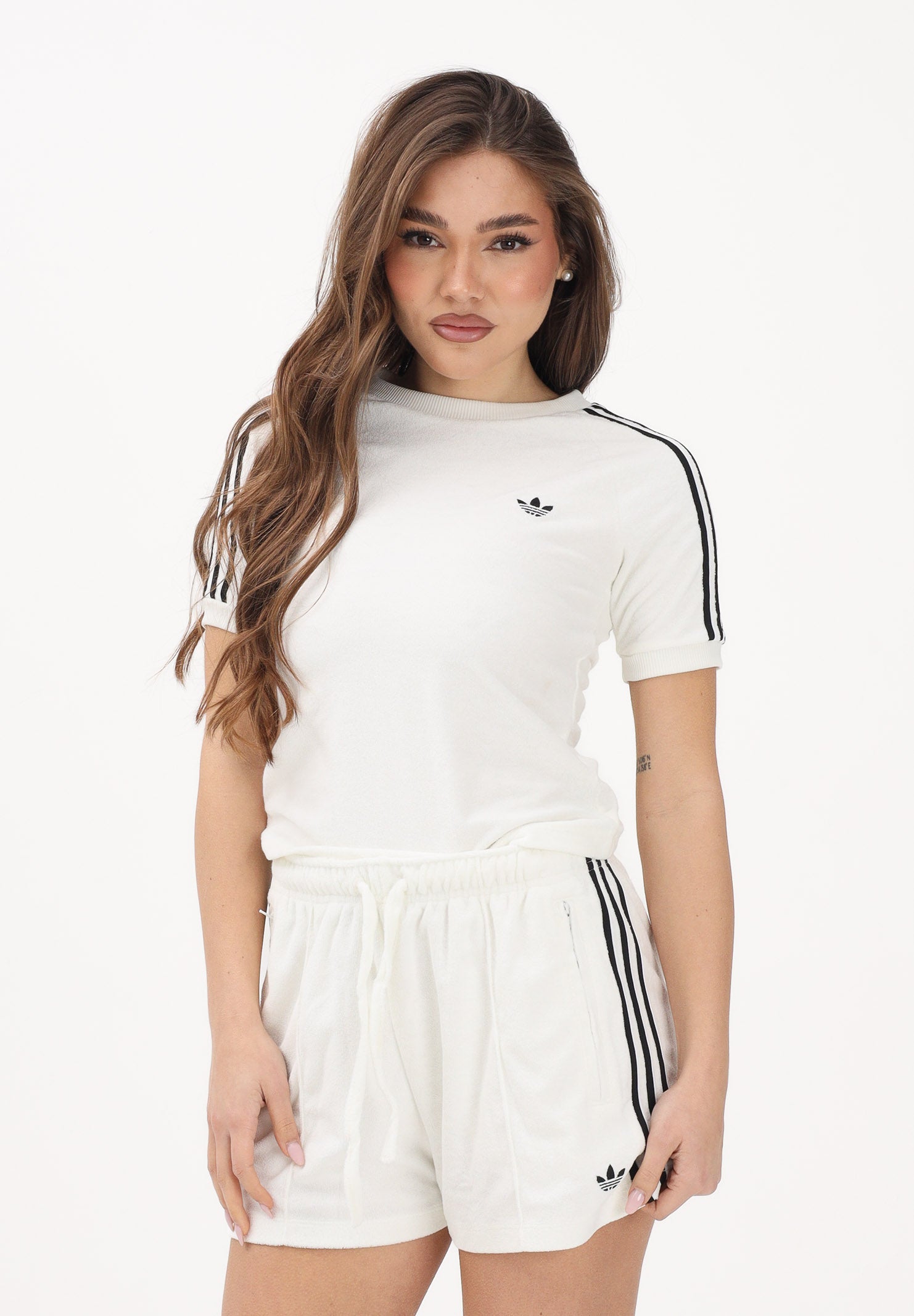 ADIDAS ORIGINALS T-shirt a manica corta Terry Towel Cali panna da donna KD1411 . ADIDAS ORIGINALS