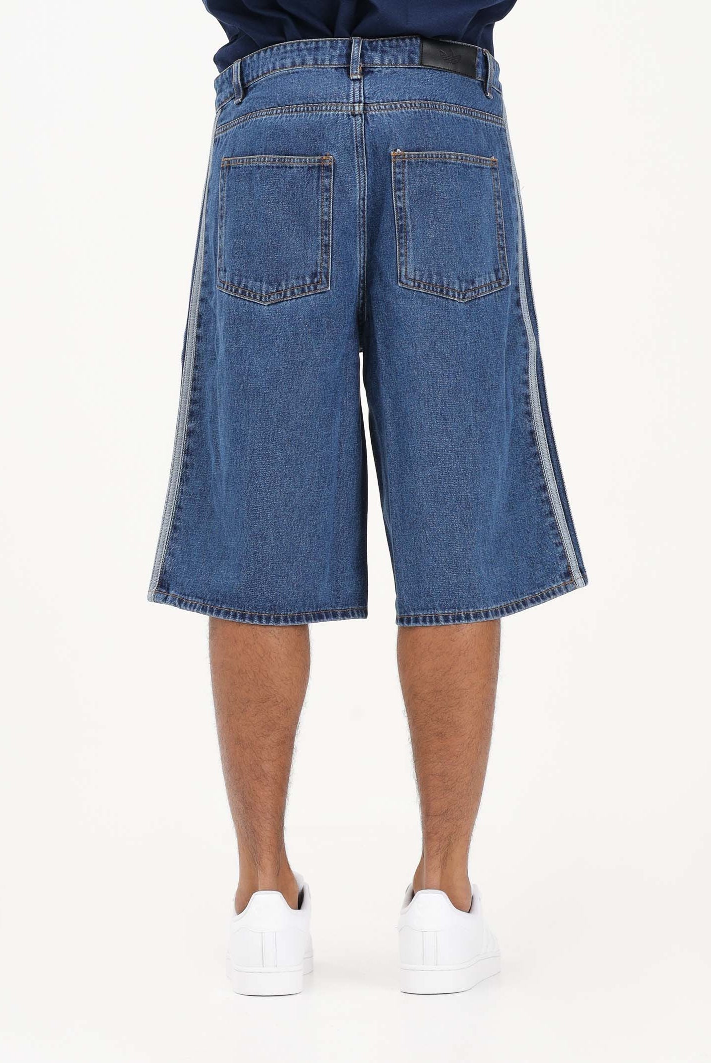 ADIDAS ORIGINALS Shorts FIREBIRD ADICOLOR in denim medio da uomo KD1500 . ADIDAS ORIGINALS