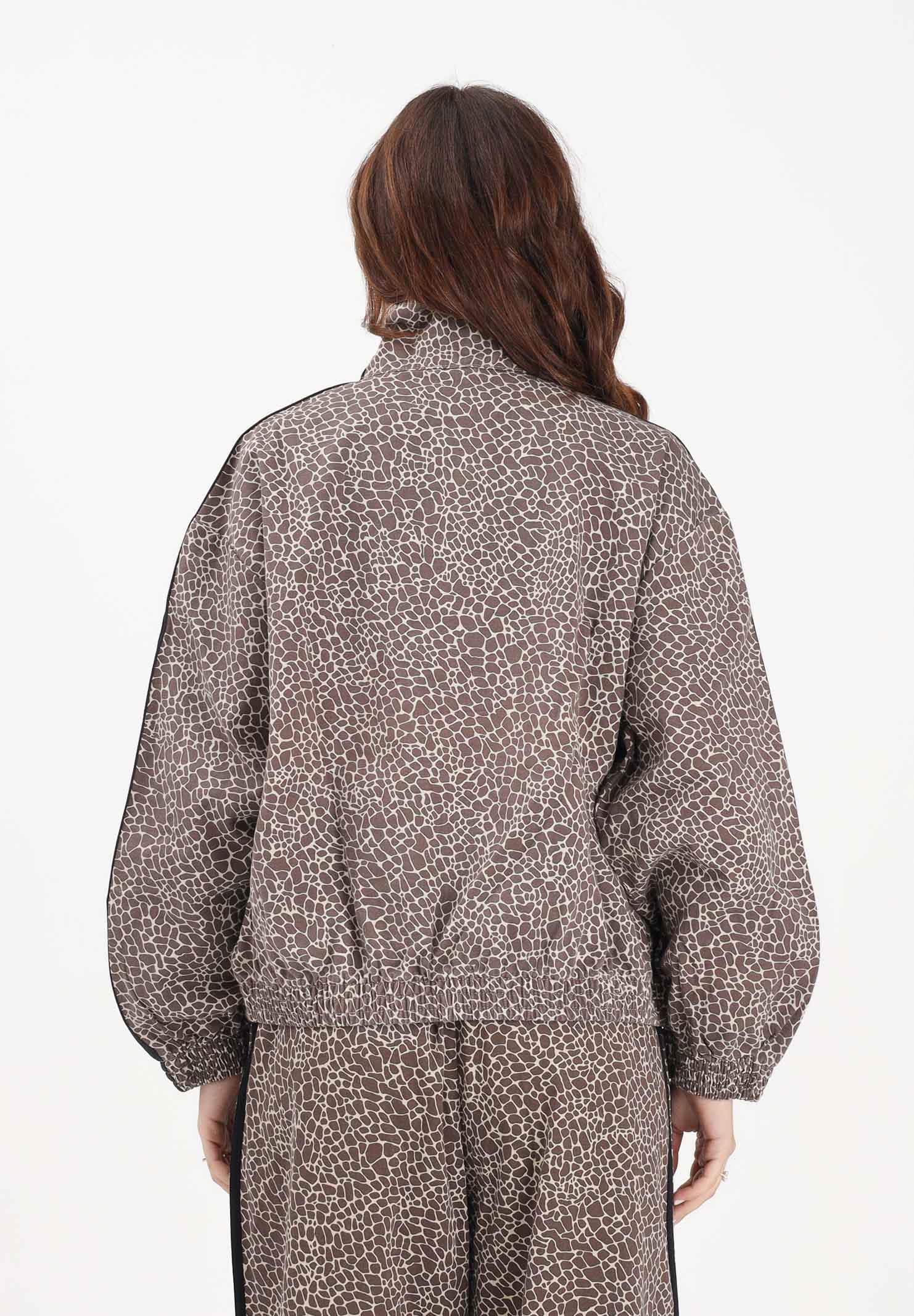 ADIDAS ORIGINALS Giubbotto FIREBIRD OVERSIZED AOP in denim animalier da donna KD2815 . ADIDAS ORIGINALS
