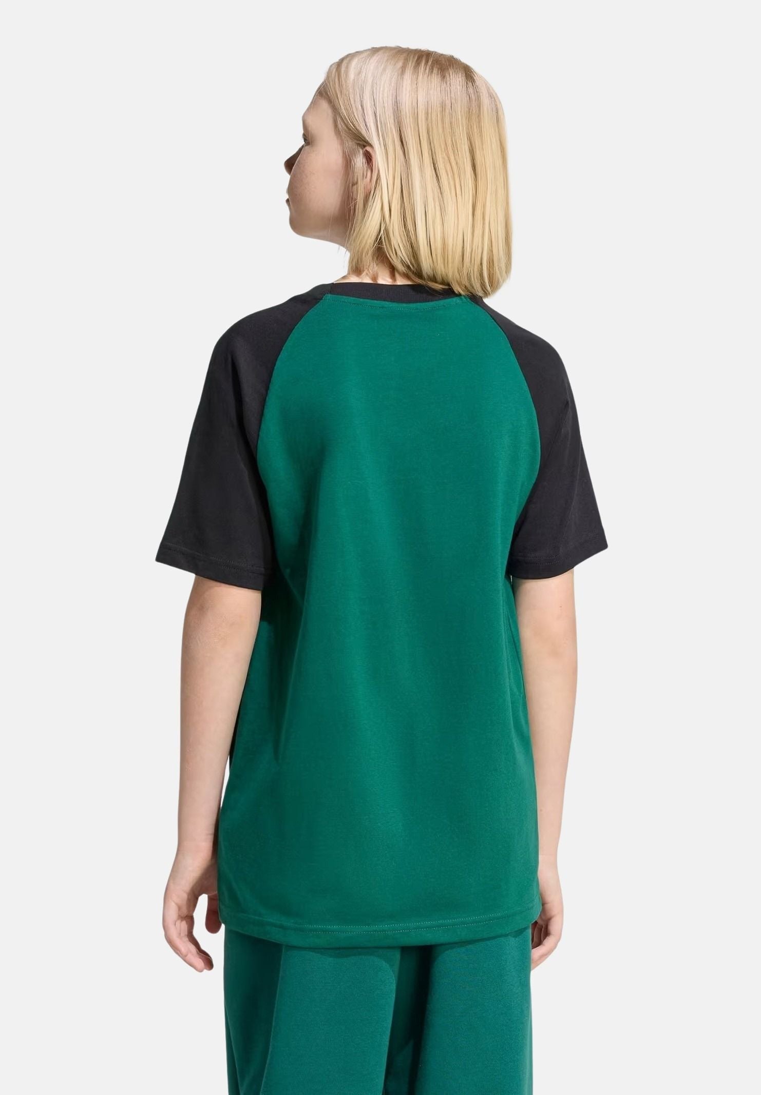 ADIDAS ORIGINALS T-shirt a manica corta Regular Horizontal 3 Stripes verde e nera per bambino e bambina KD5403 . ADIDAS ORIGINALS