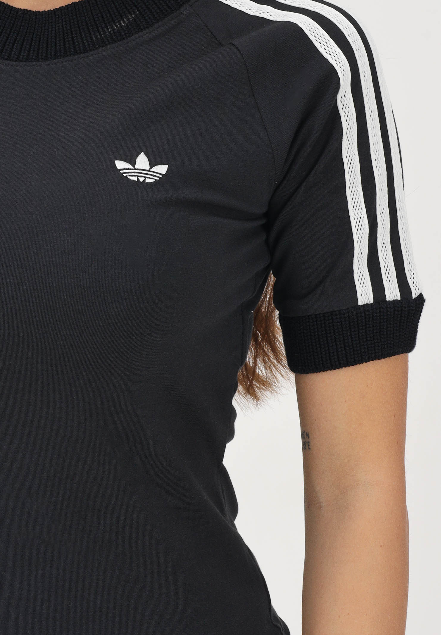 ADIDAS ORIGINALS T-shirt a manica corta Cali nera da donna KD5445 . ADIDAS ORIGINALS