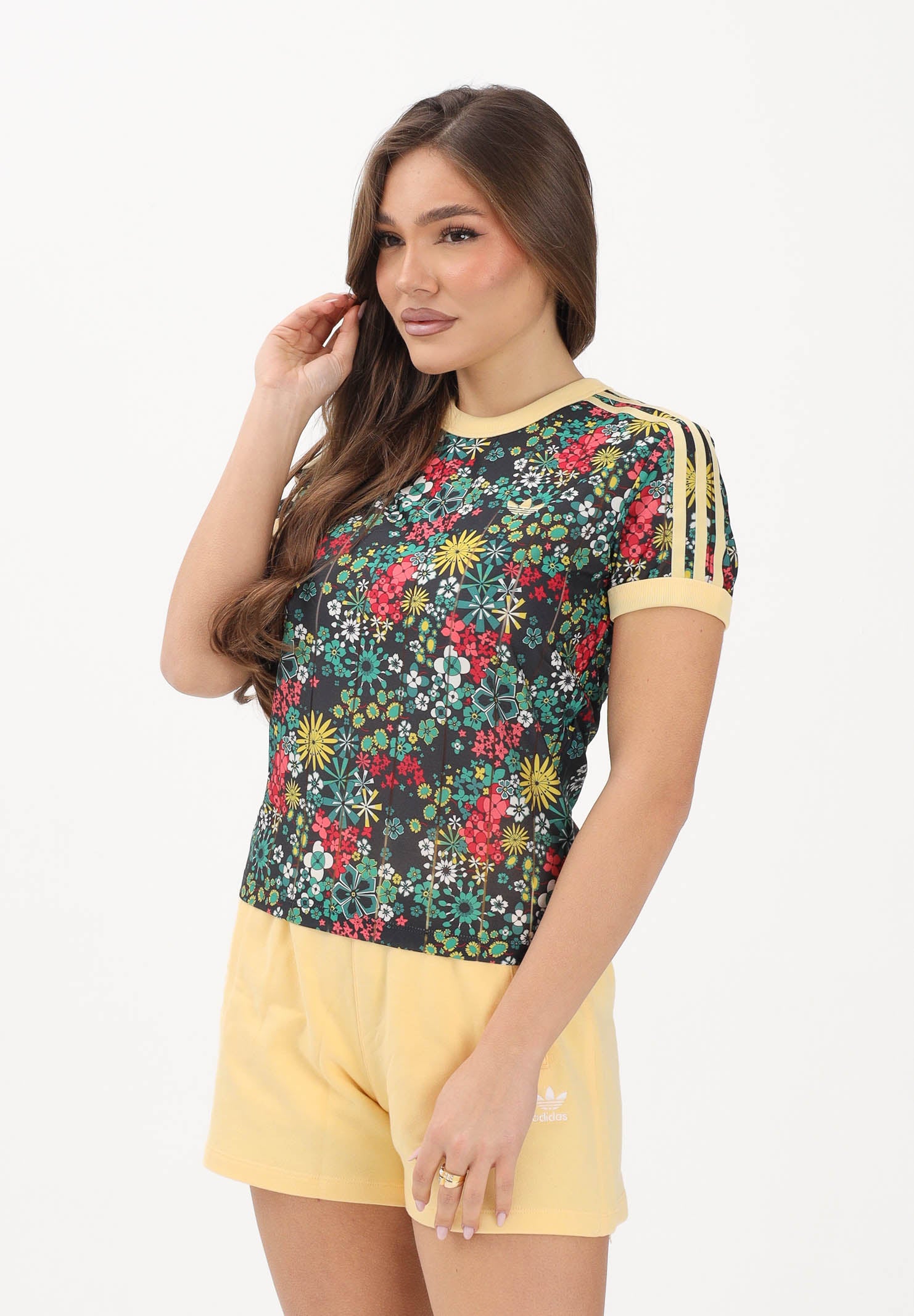 ADIDAS ORIGINALS T-shirt a manica corta ADIDAS ORIGINALS X LIBERTY LONDON 3 STRIPES nera da donna KD5560 . ADIDAS ORIGINALS