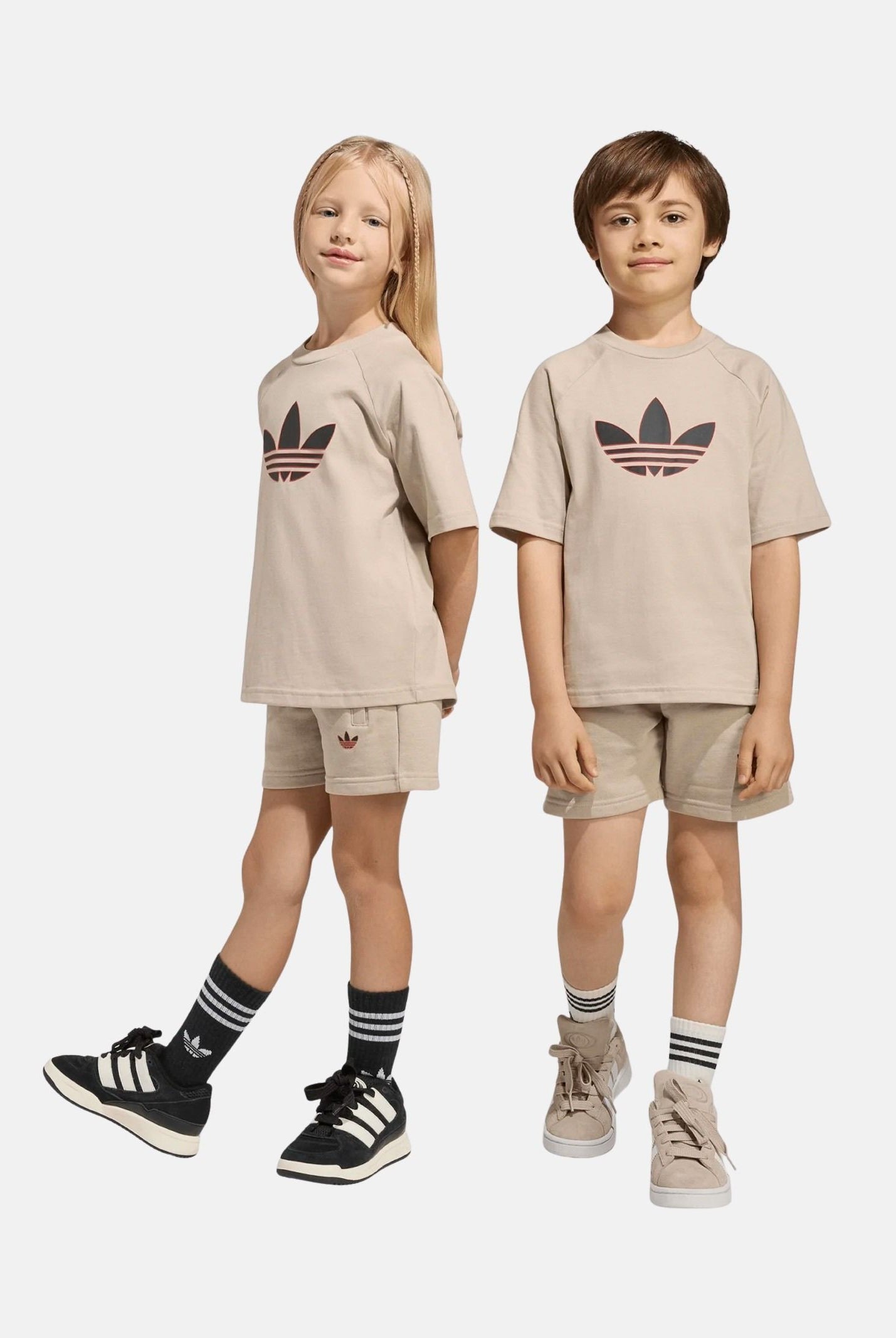 ADIDAS ORIGINALS Completino TREFOIL LOOSE beige da bambino KD5764 . ADIDAS ORIGINALS