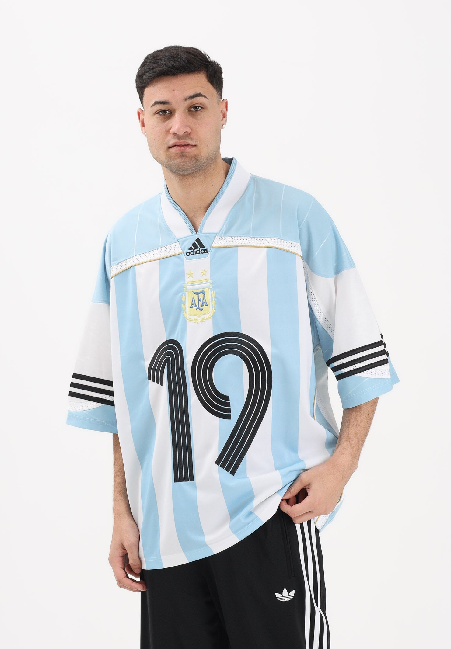 ADIDAS ORIGINALS T-shirt a manica corta Bringback Remixed Argentina azzurra e bianca da uomo KD5982 . ADIDAS ORIGINALS