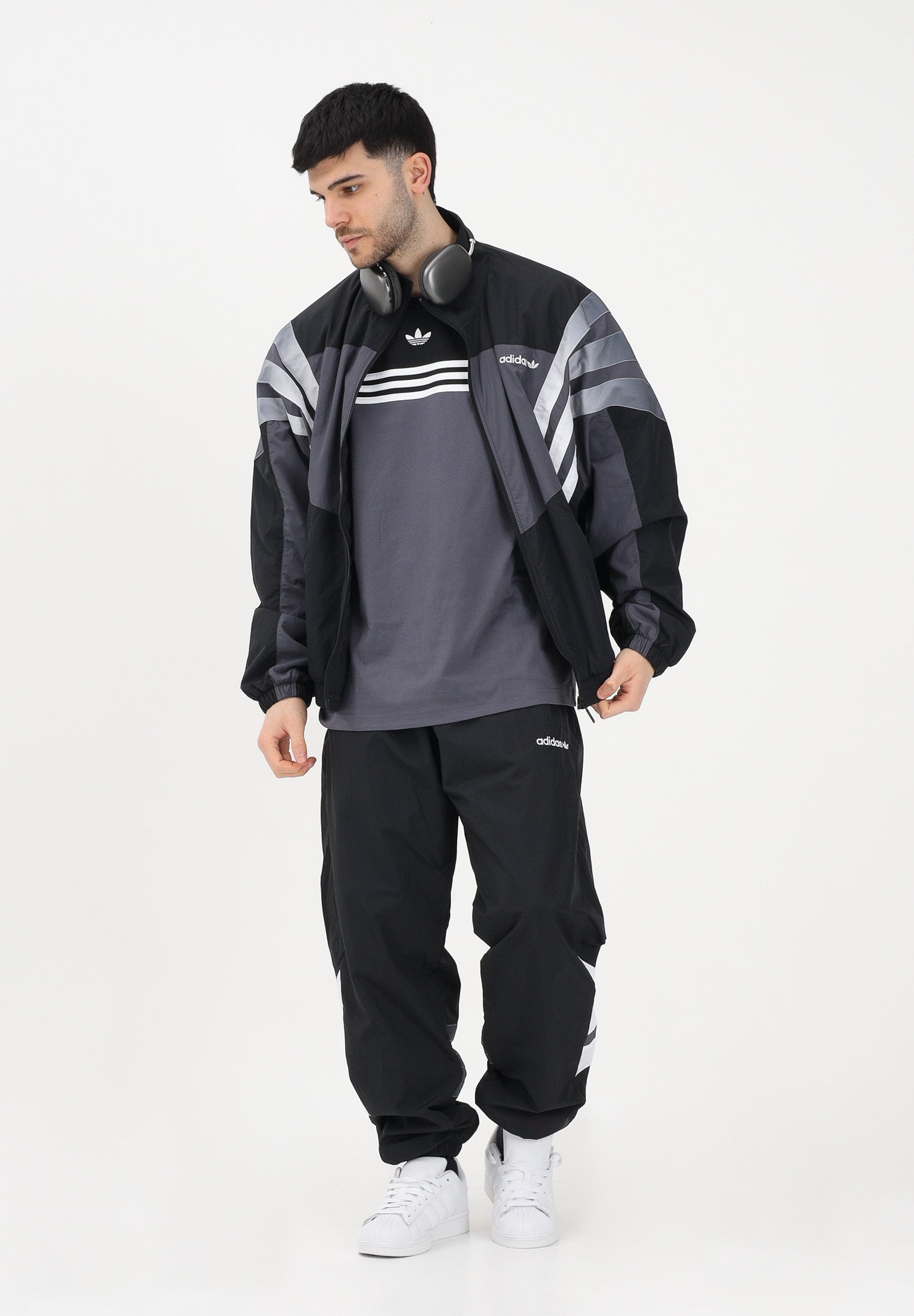 ADIDAS ORIGINALS T-shirt a manica corta CHEST STRIPES grigia e nera da uomo KE2130 . ADIDAS ORIGINALS