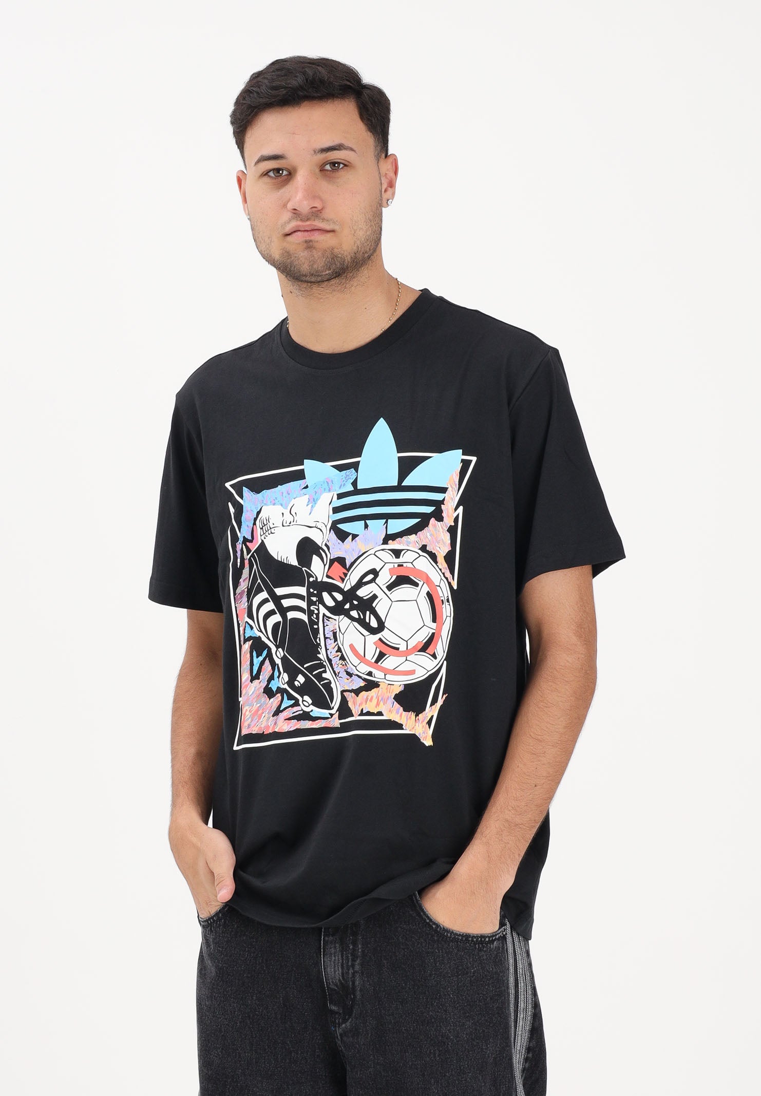 ADIDAS ORIGINALS T-shirt a manica corta Archive Anime Football nera da uomo KE2768 . ADIDAS ORIGINALS