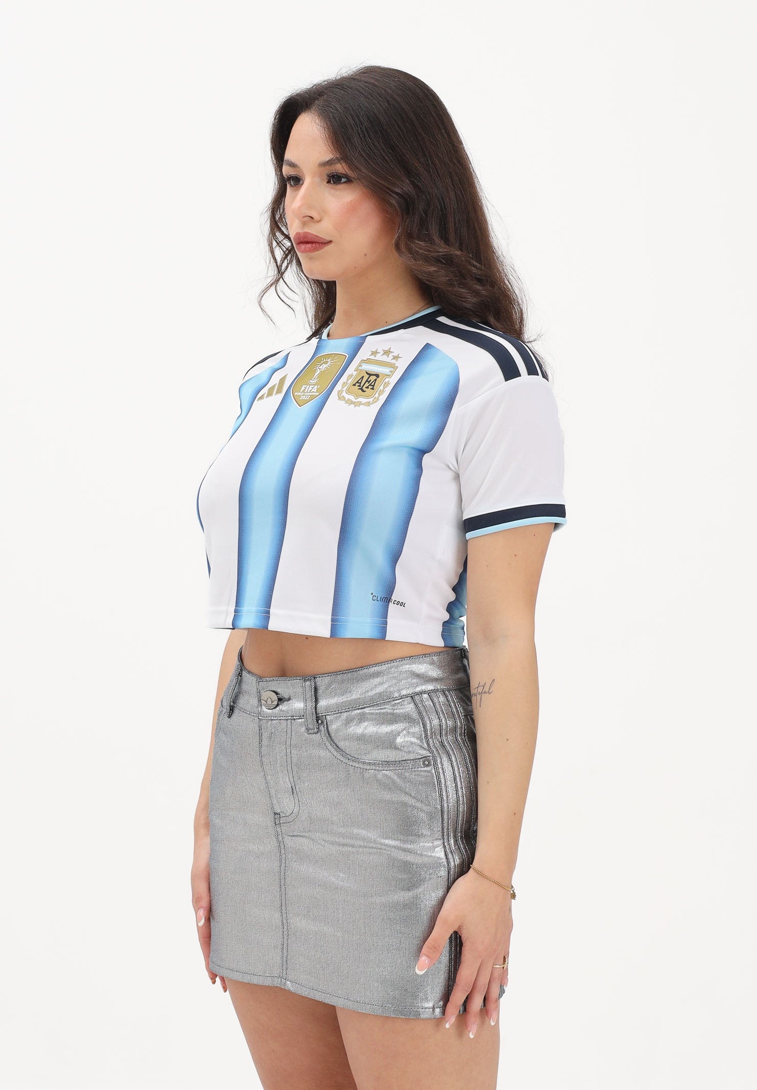 ADIDAS ORIGINALS T-shirt a manica corta Argentina 26 Home bianca e azzurra da donna KE5982 . ADIDAS ORIGINALS