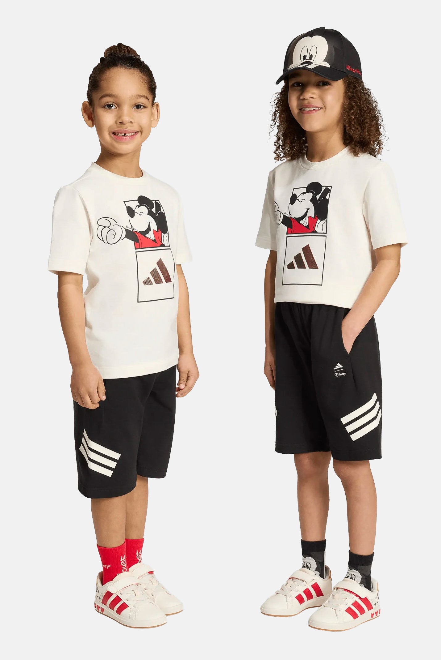 ADIDAS ORIGINALS set T-shirt e shorts Disney Mickey Mouse Off White e Black bianco panna e nero neonato. KG6128 . ADIDAS ORIGINALS