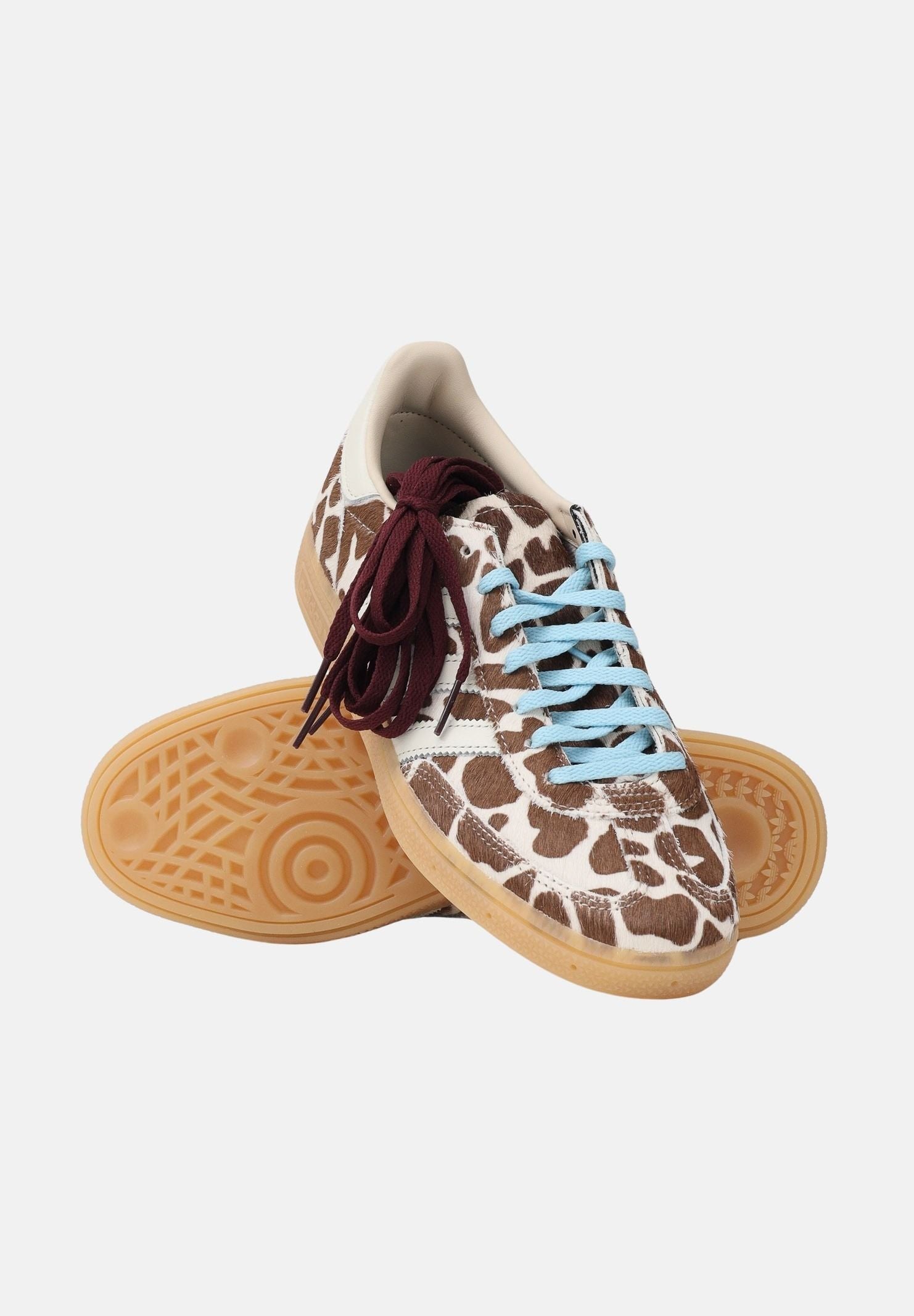 ADIDAS ORIGINALS Sneakers Handball Spezial panna e marrone per uomo e donna con motivo cavallino maculato KI6677 . ADIDAS ORIGINALS