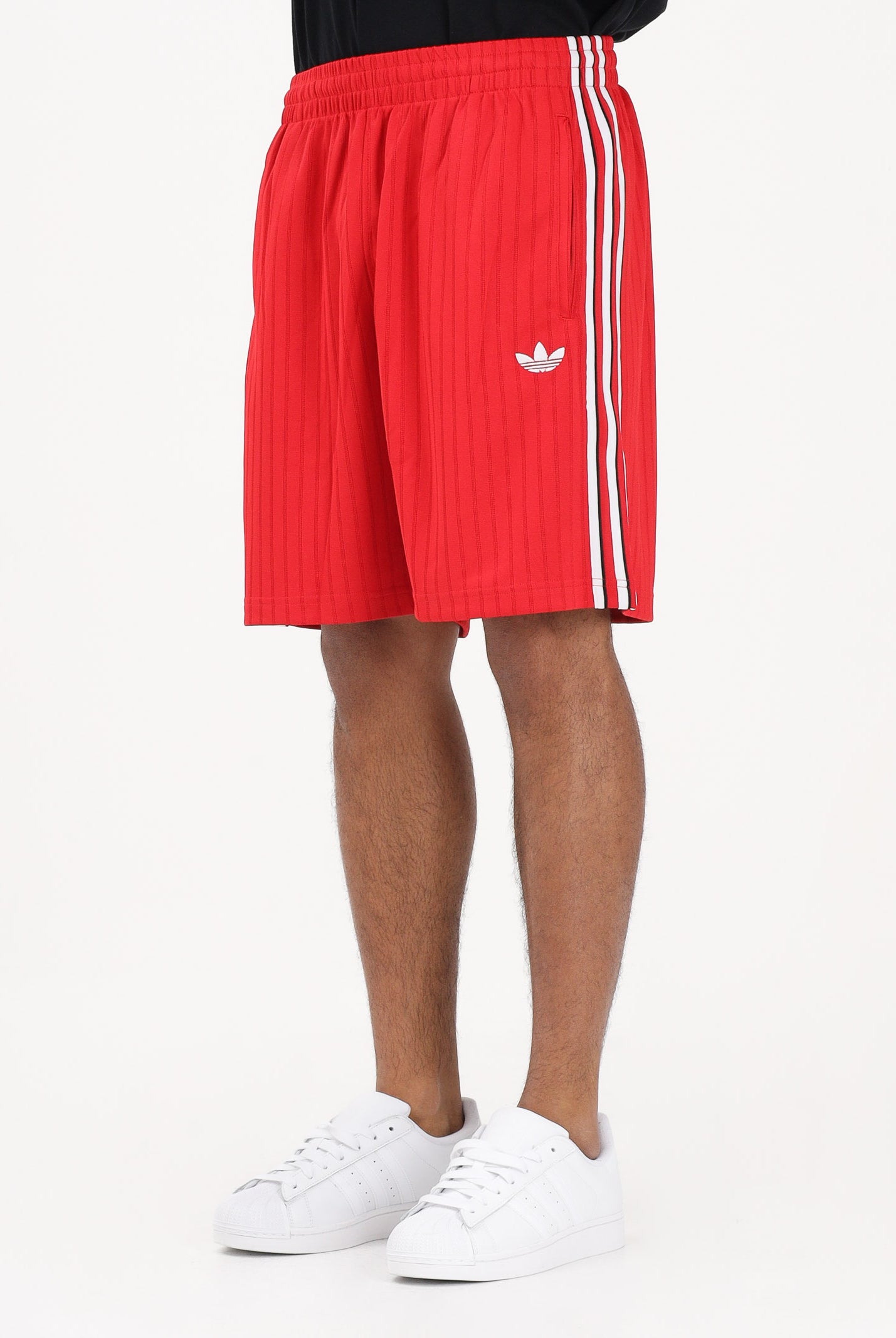 ADIDAS ORIGINALS Shorts sportivo FIREBIRD ENGINEERED STRIPES rosso da uomo KS5503 . ADIDAS ORIGINALS
